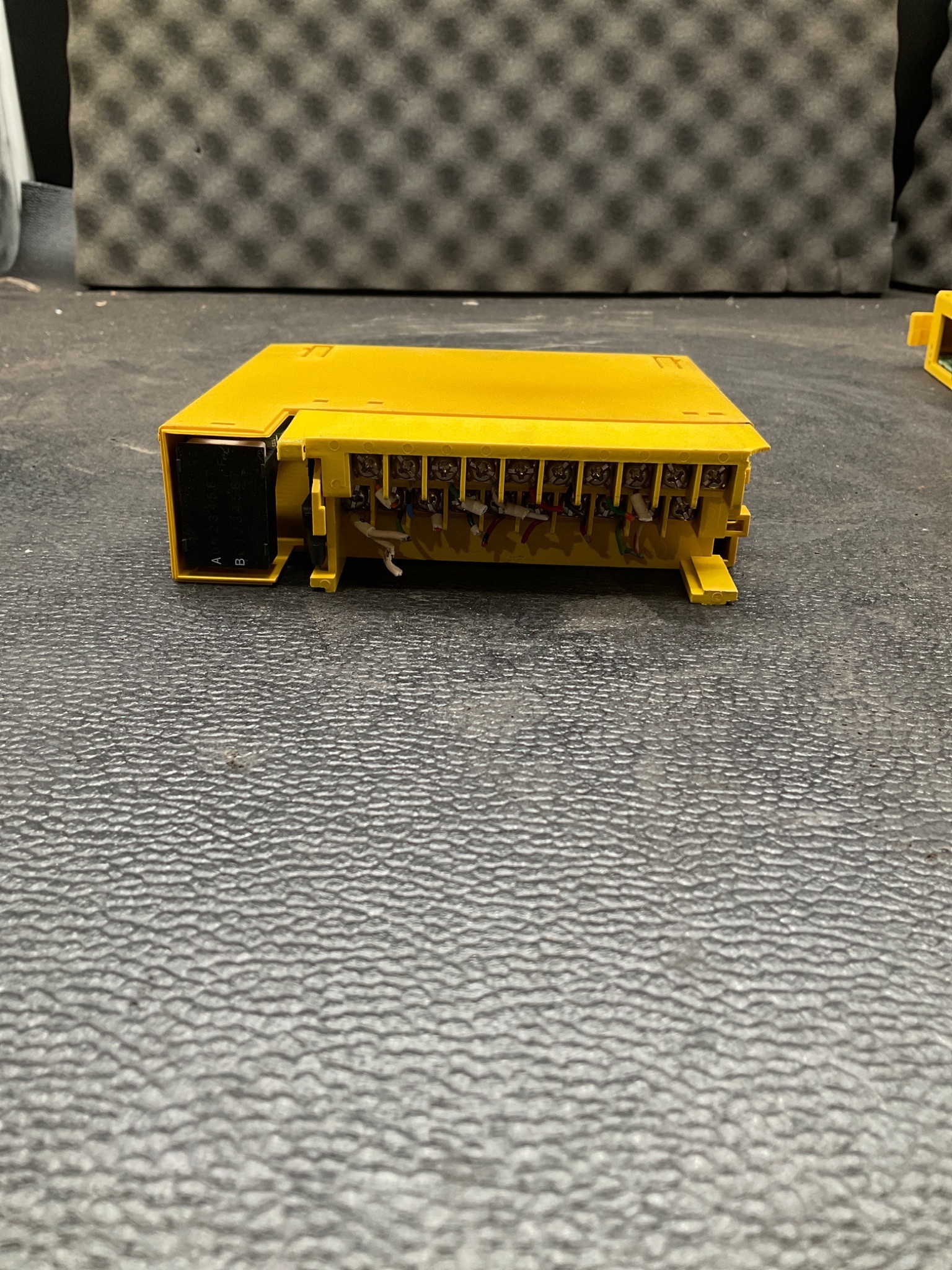 GE FANUC A03B-0807-C104 Digital Input Module 16PT 24VDC USED 3