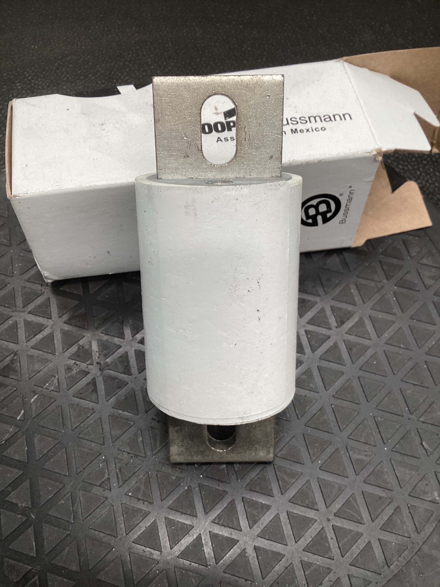 COOPER BUSSMANN FWP-350A High Speed Fuse 350A 700V Stud Mount NEW 3