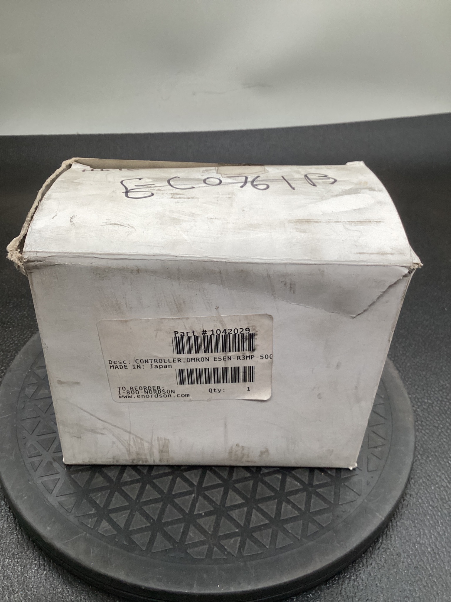 OMRON E5EN-R3MT-500-N Digital Temperature Controller 100-240VAC NEW 1