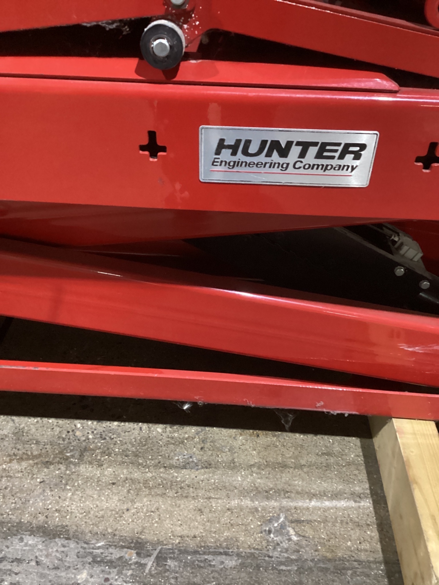 HUNTER RX10J VEHICLE LIFT USED 2