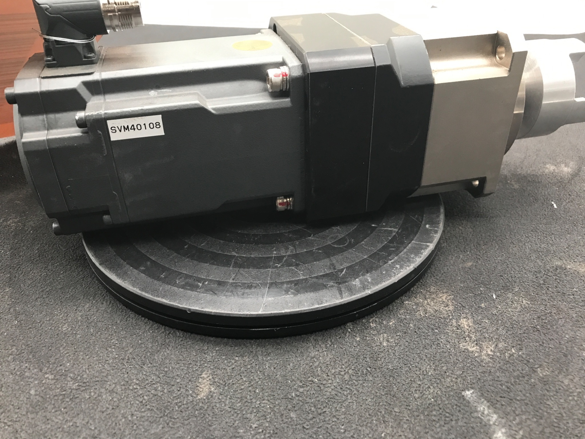 SIEMENS 1FK2104-5AF01-0SA0 SIMOTICS S SERVO MOTOR USED 3