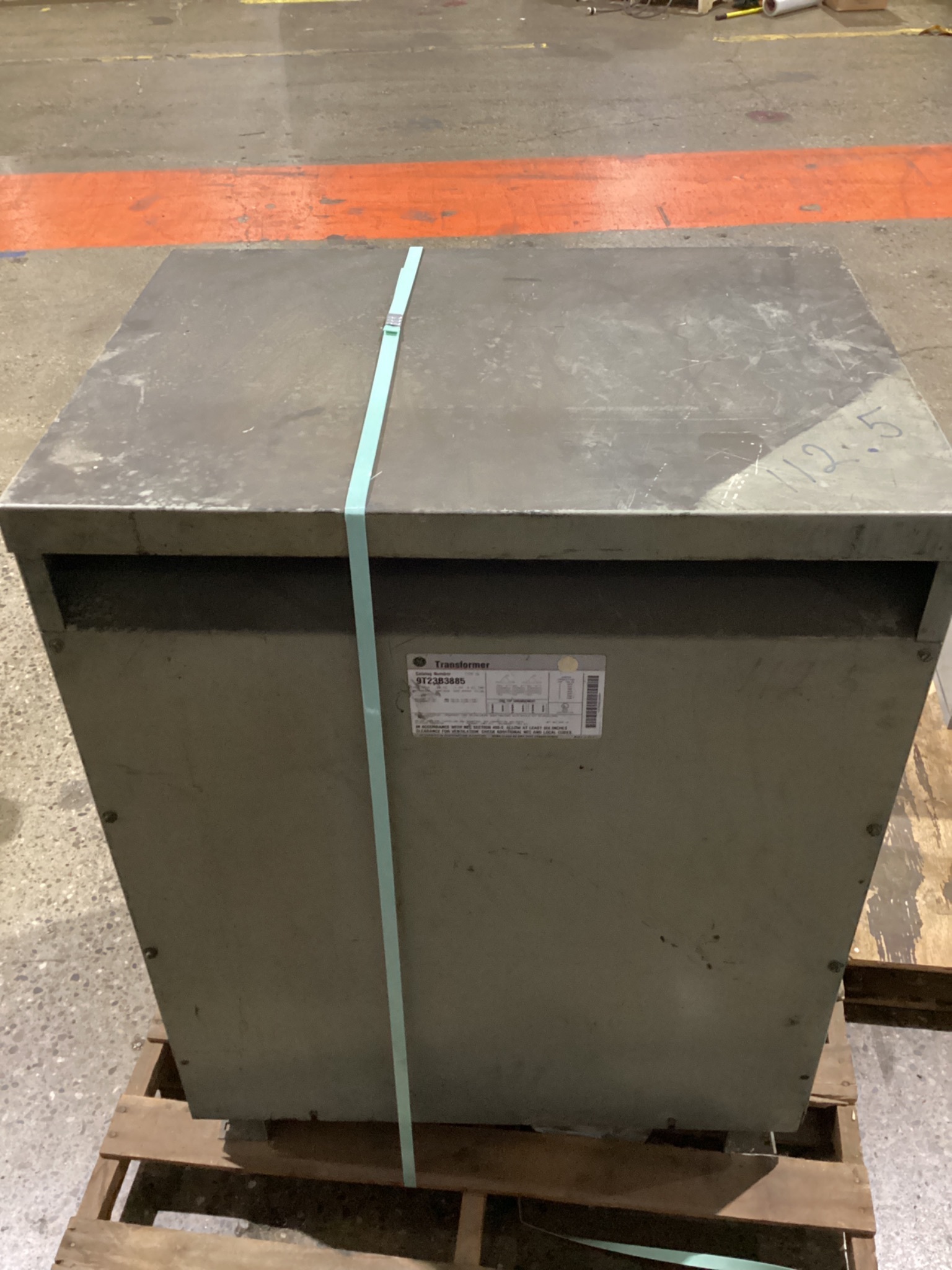GE 9T23B3885 112.5KVA DRY TYPE TRANSFORMER 3PH 480V - 240V USED 2