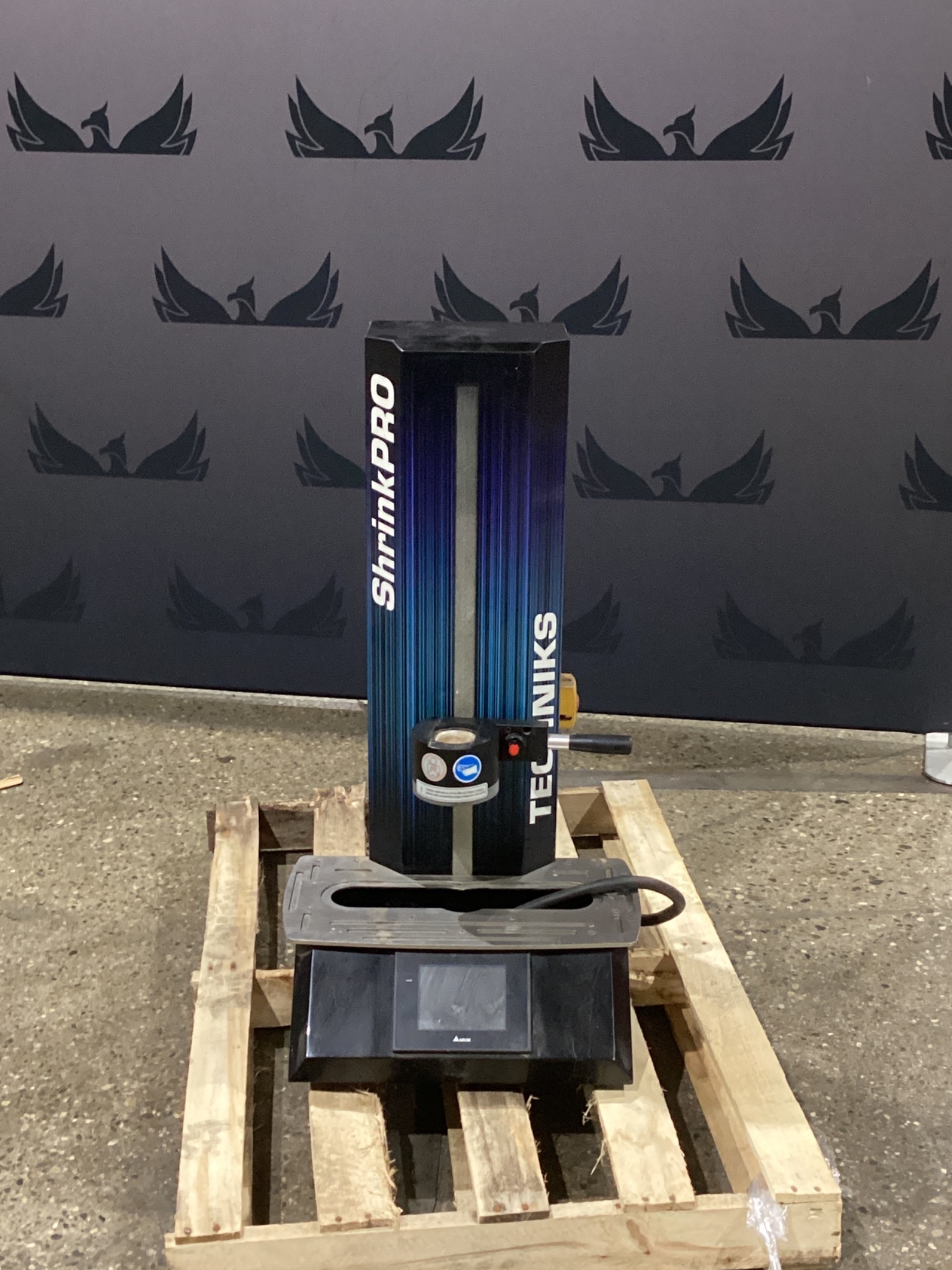 TECHNIKS 600 ShrinkPRO High-Performance ShrinkFIT Machine USED 0