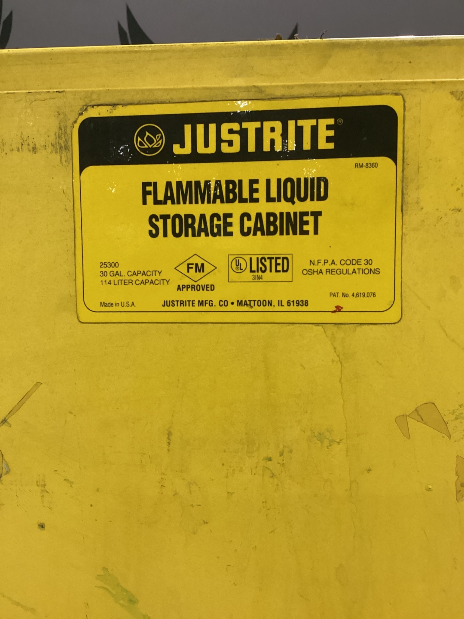 JUSTRITE 25300 Flammable Liquid Storage Cabinet 30 Gallon USED 2