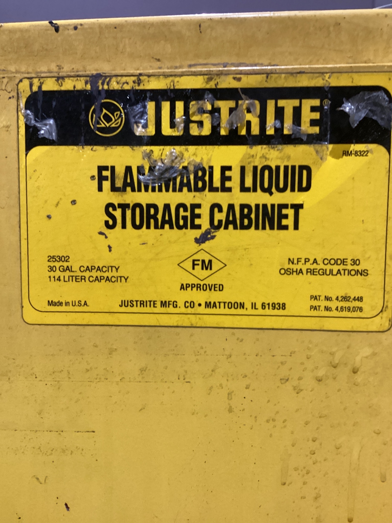 JUSTRITE 25302 Flammable Liquid Storage Cabinet 30 Gallon USED 2