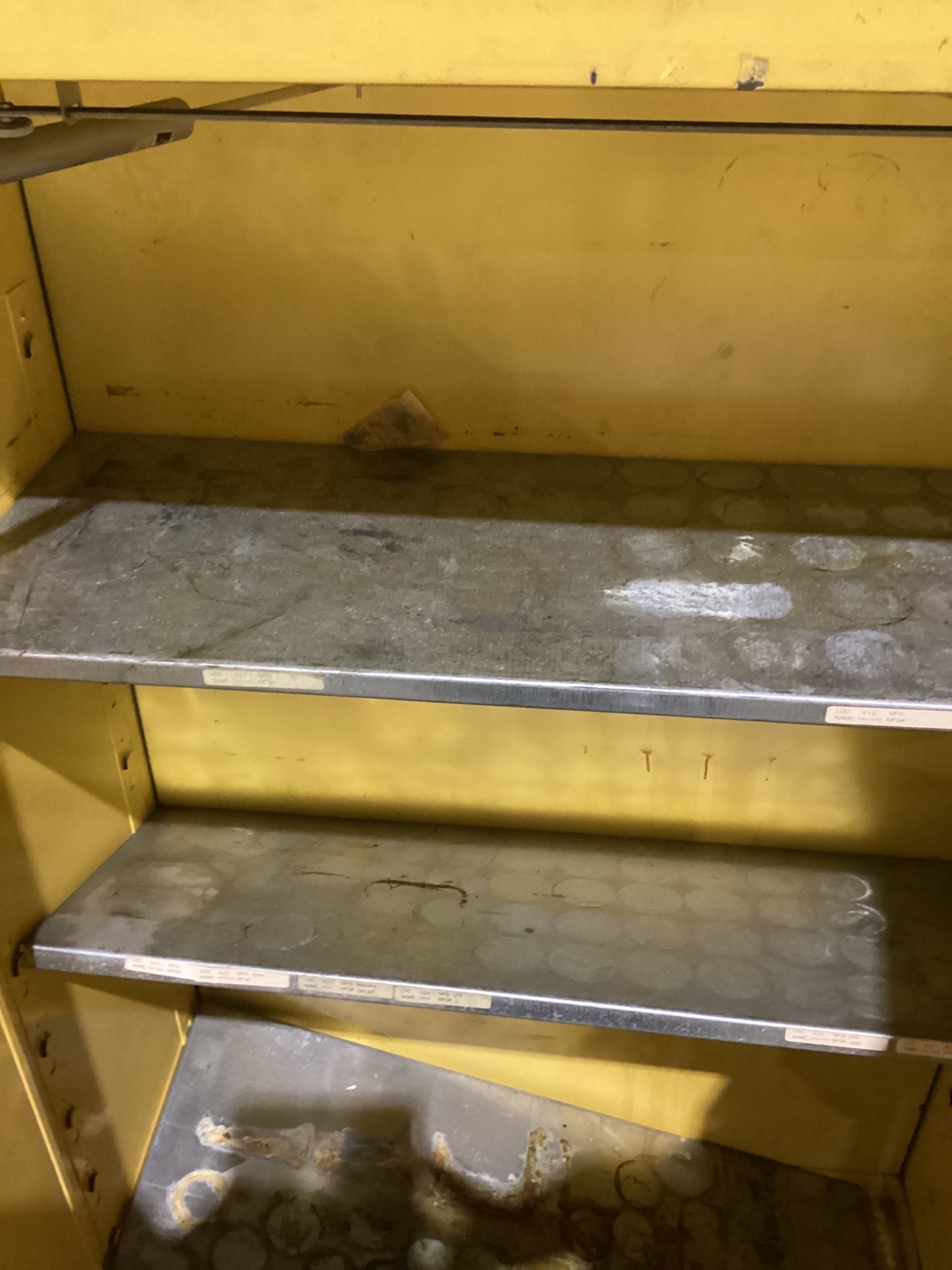 EAGLE MANUFACTURING 4510 Flammable Safety Cabinet USED 1