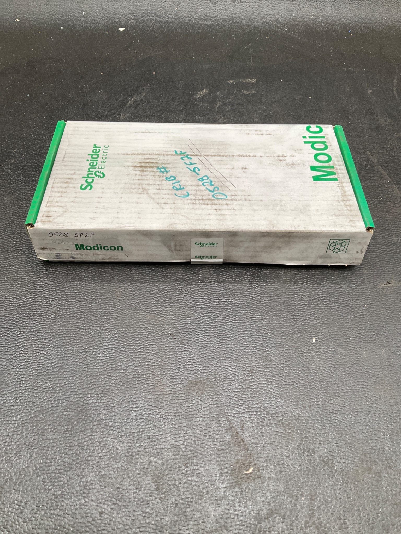 SCHNEIDER ELECTRIC 140AVO02000 Analog Output Module NEW 2