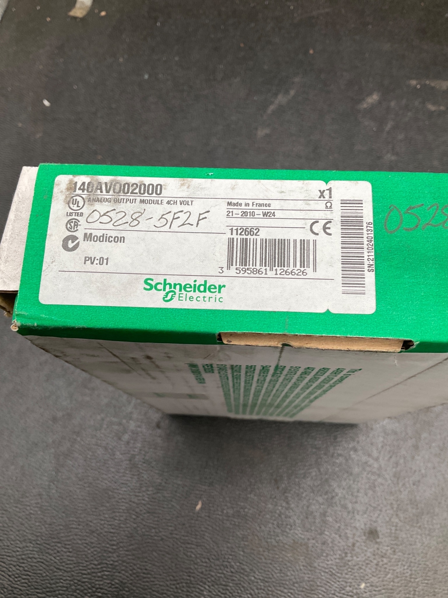 SCHNEIDER ELECTRIC 140AVO02000 Analog Output Module NEW 3