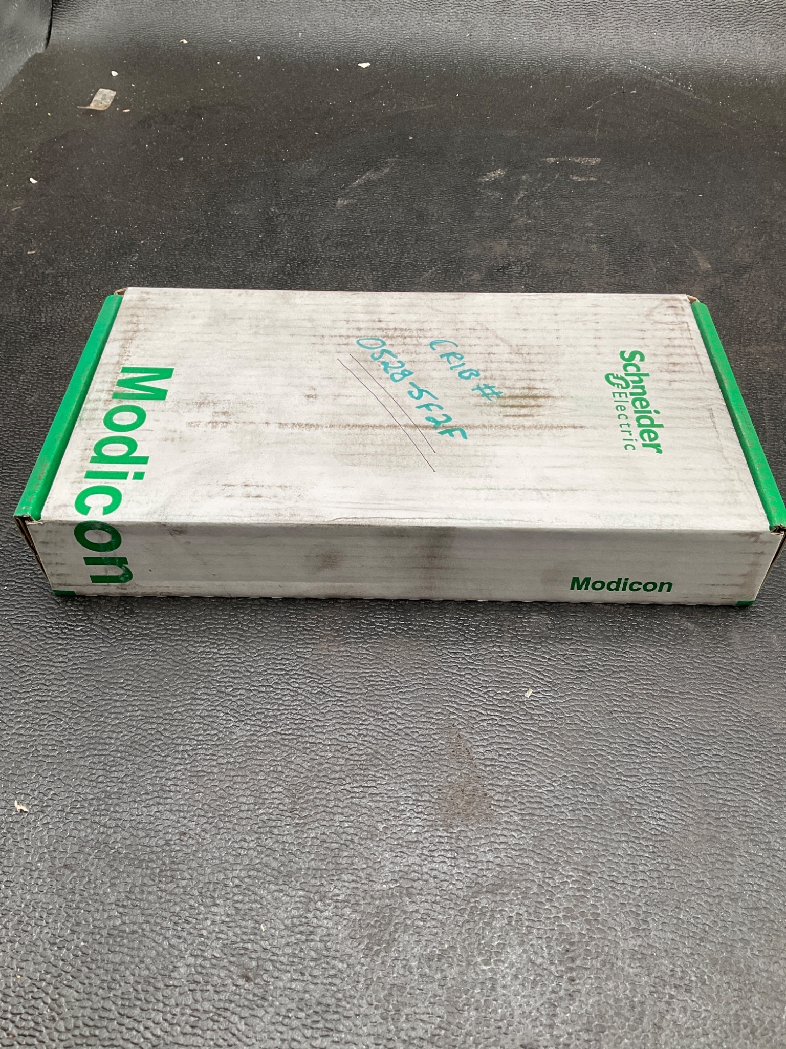 SCHNEIDER ELECTRIC 140AVO02000 Analog Output Module NEW 4