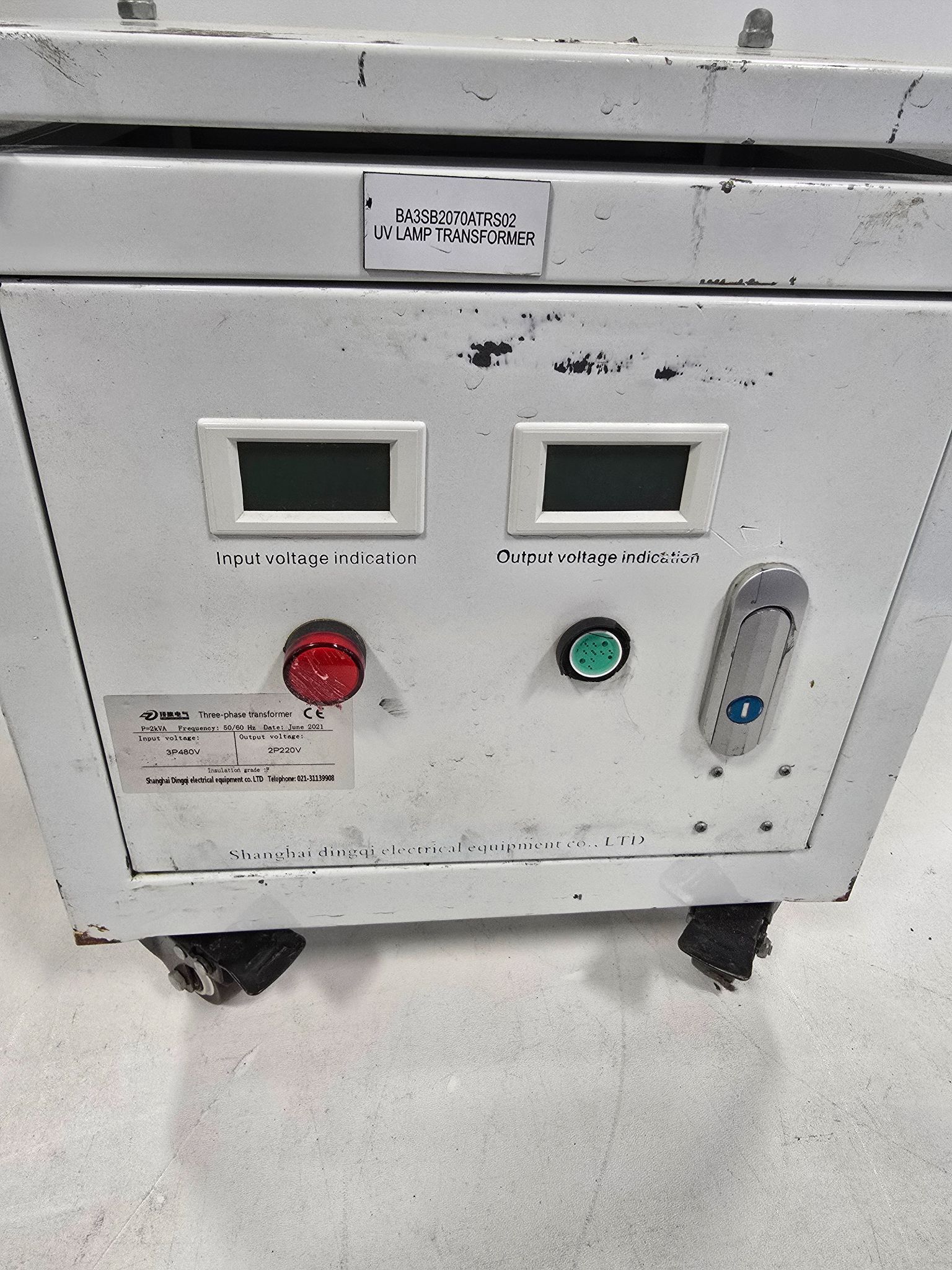 DINGQI ELECTRIC P=2KVA 3 PHASE 480V TO 2 Phase 220V PORTABLE TRANSFORMER USED 1