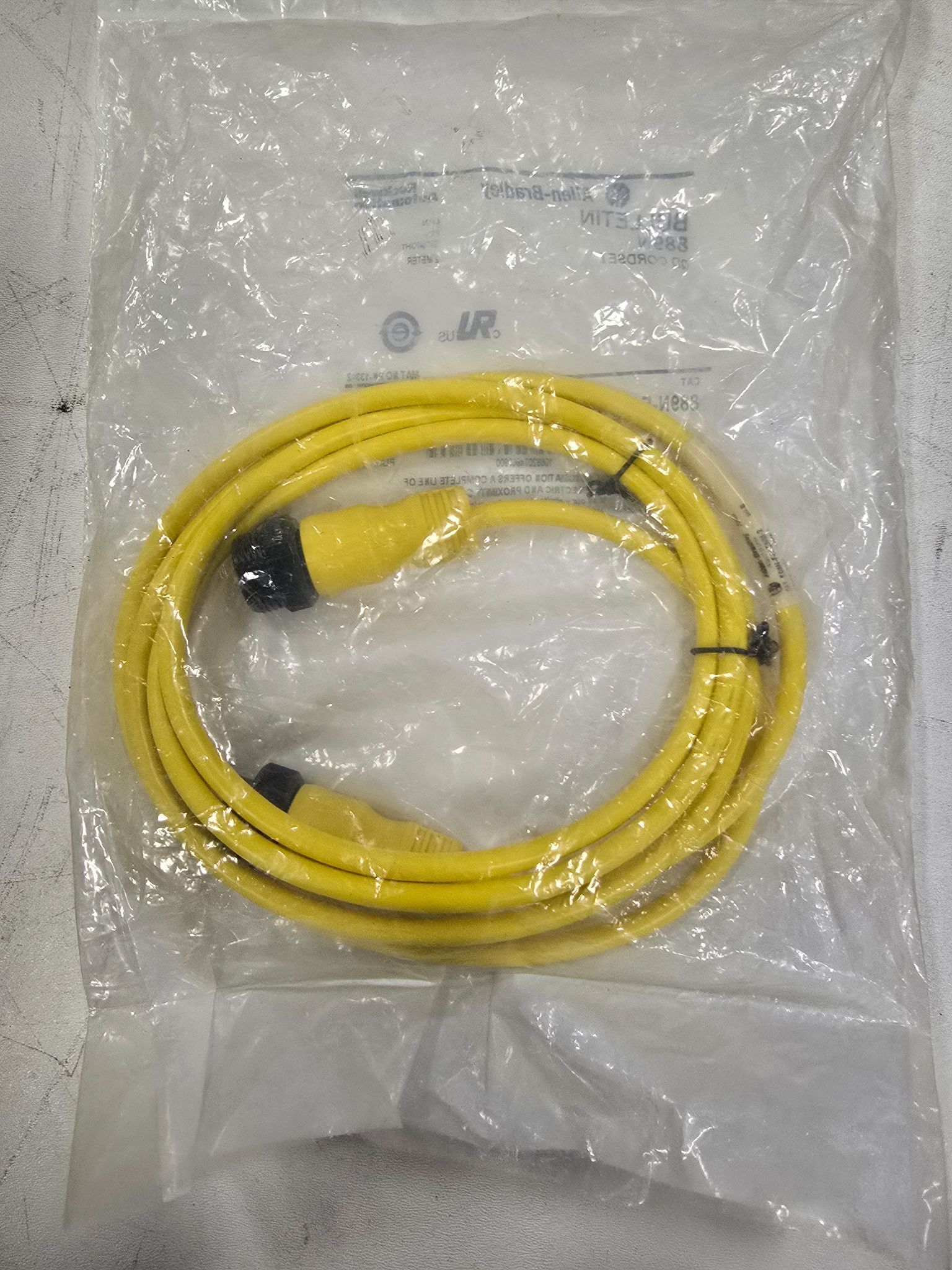 ALLEN BRADLEY 889N-F4AENM-2 SENSOR CABLE NEW 2