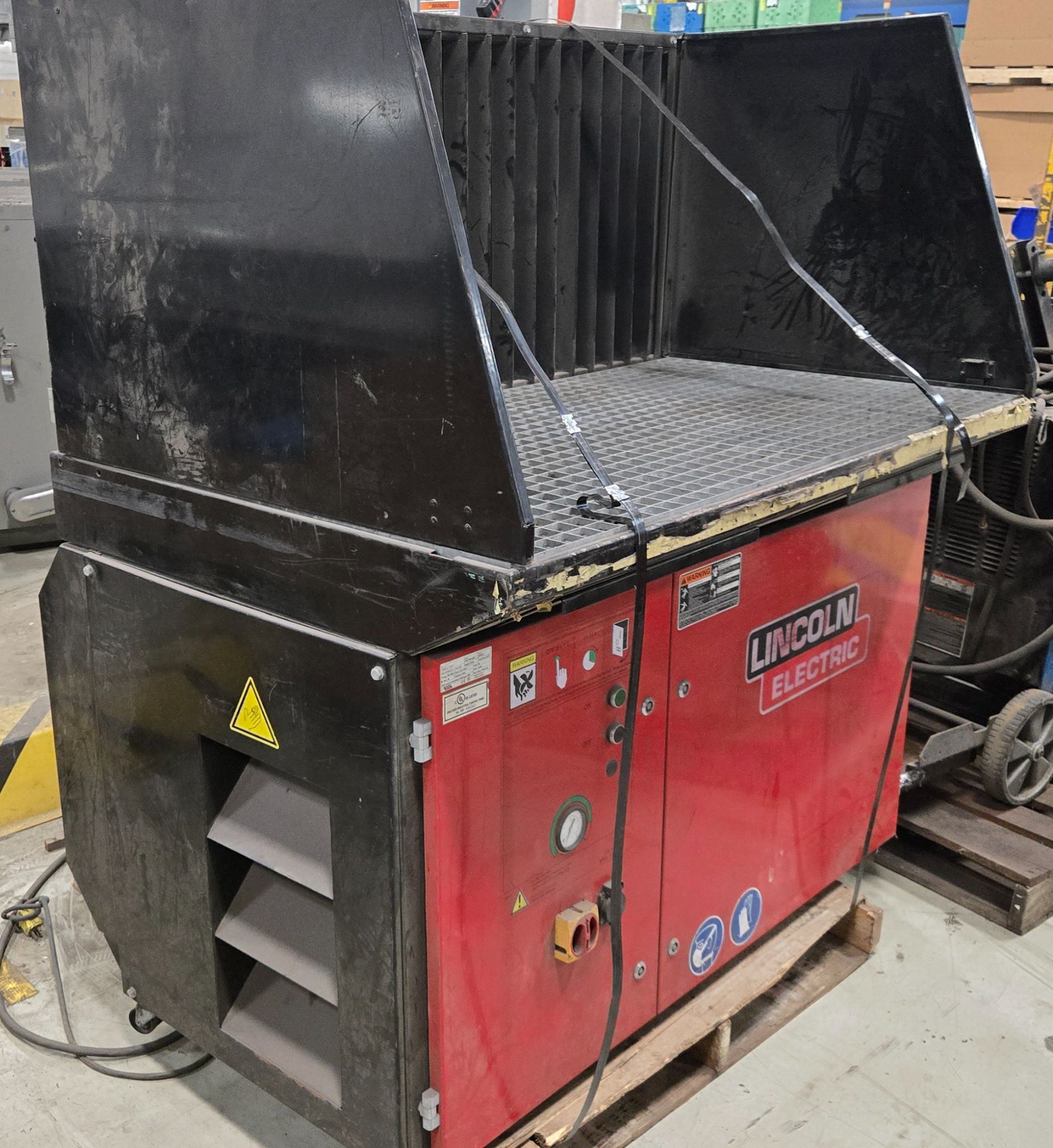 LINCOLN ELECTRIC WELD FUME DOWNDRAFT 200M USED 1