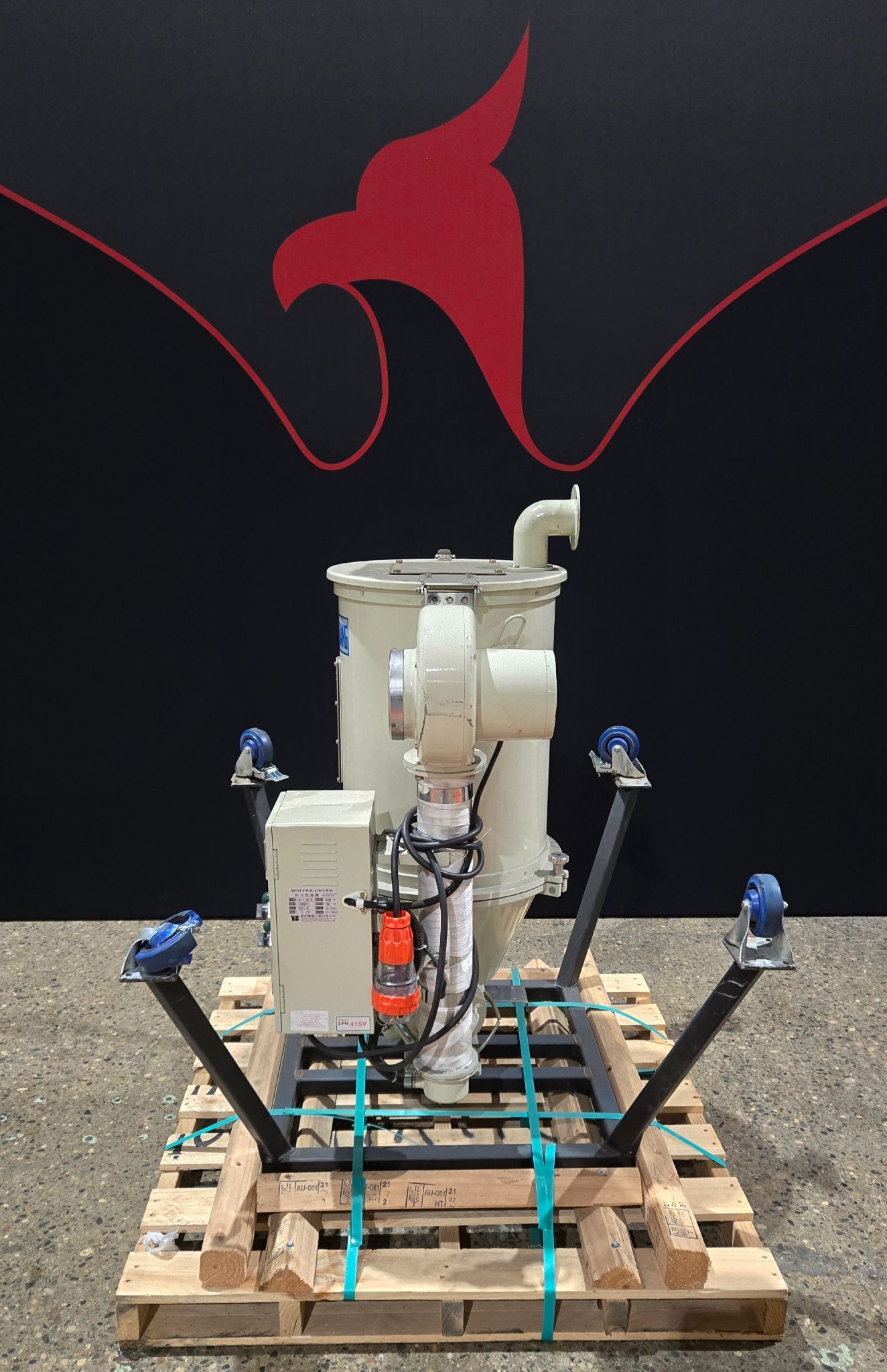 YANN BANG HD-T-50-3L HOPPER DRYER USED/DAMAGED CASTER 415V 0