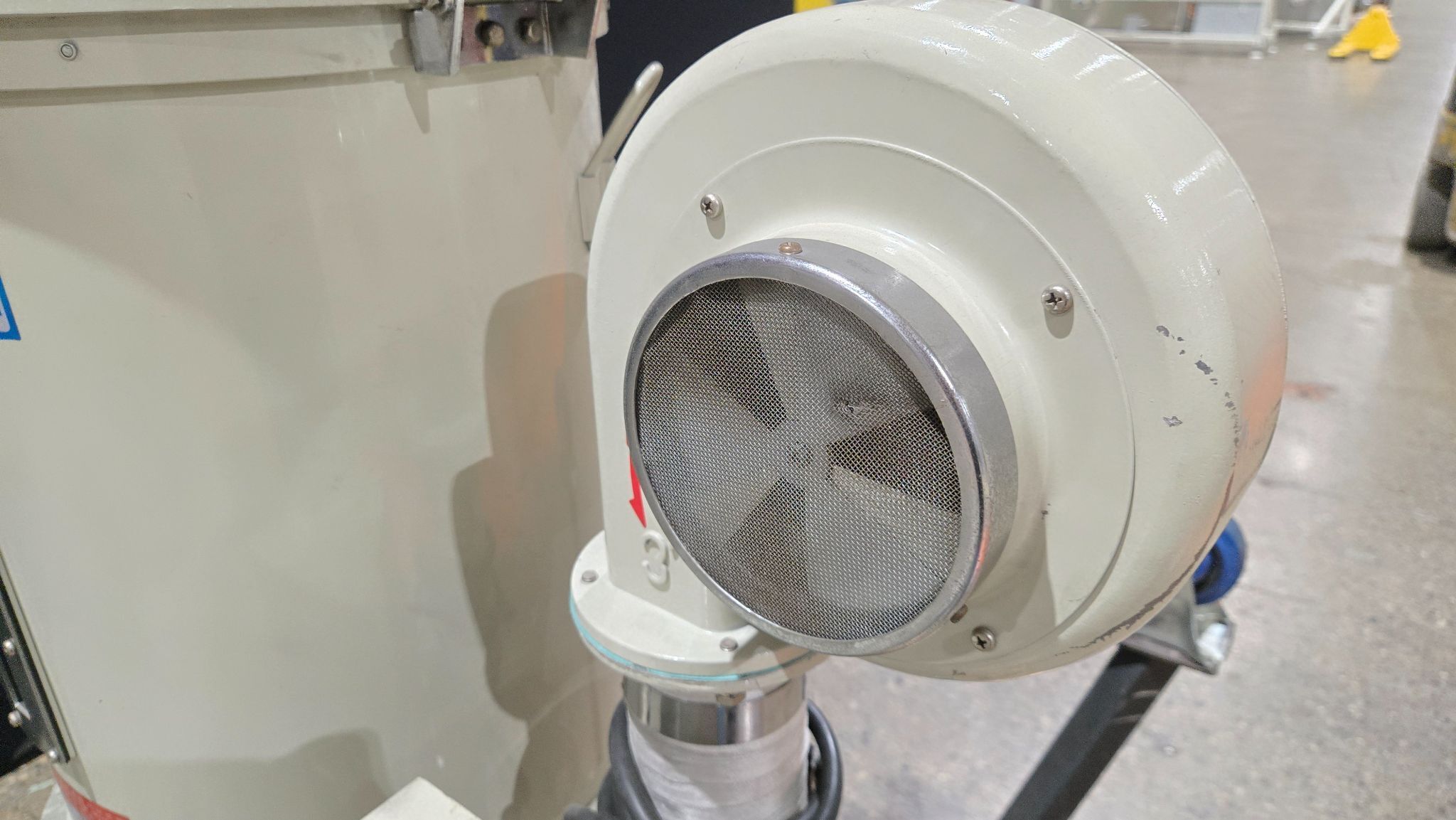 YANN BANG HD-T-50-3L HOPPER DRYER USED/DAMAGED CASTER 415V 7