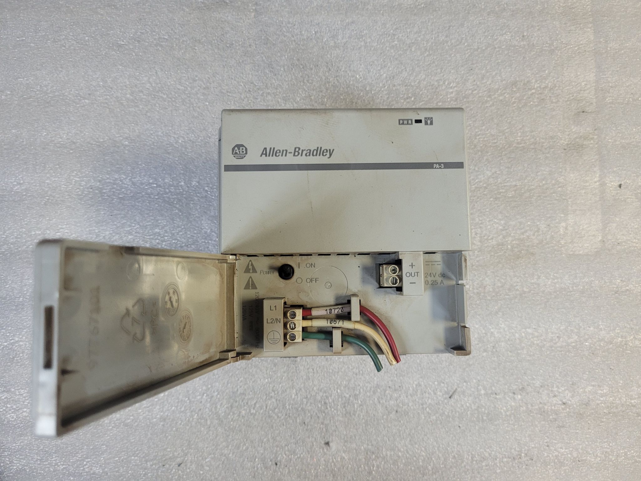 ALLEN BRADLEY 1768-PA3 Power Supply Module USED 1