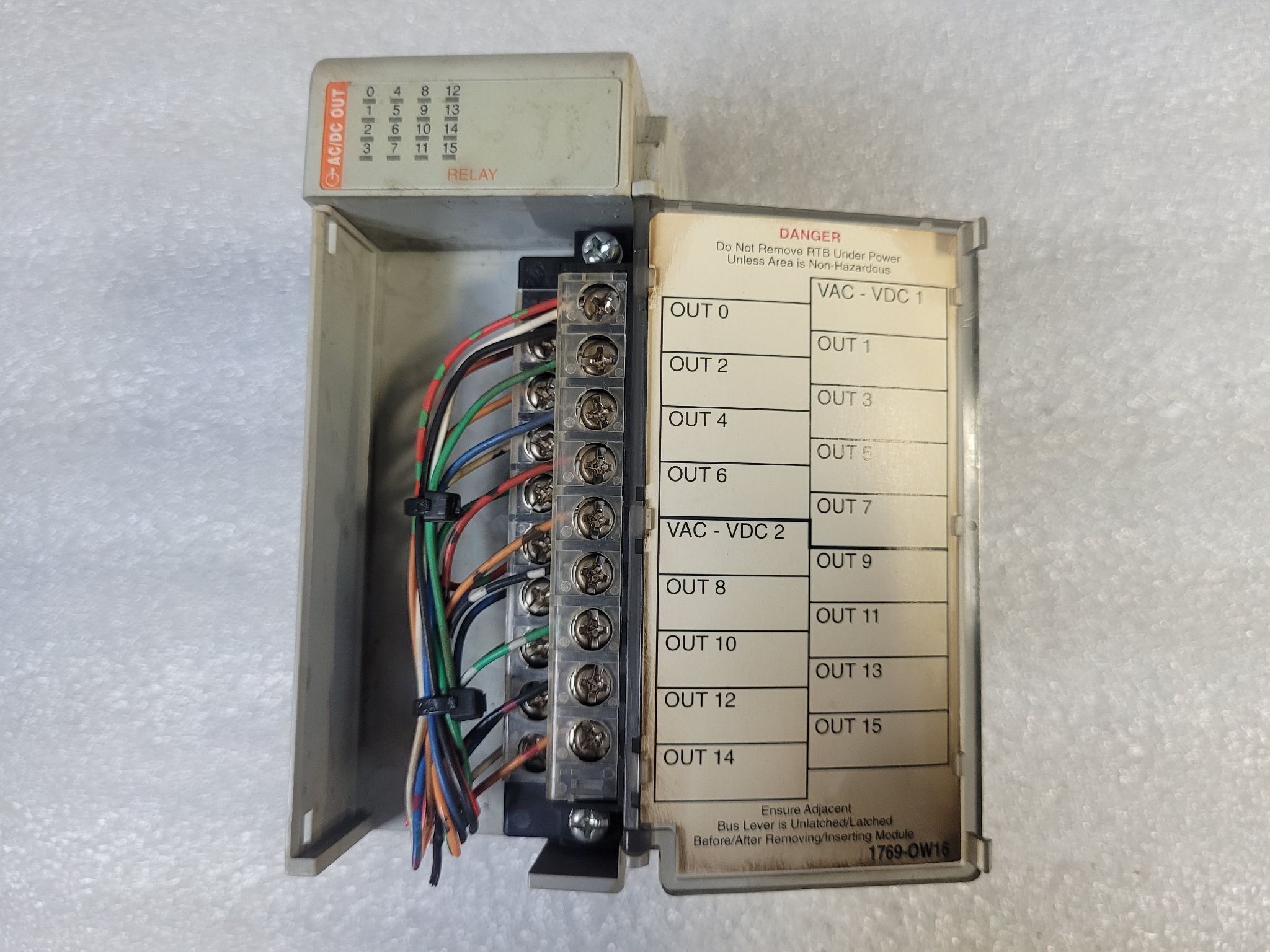 ALLEN BRADLEY 1769-OW16 CompactLogix 16-Point Relay Output Module USED 1
