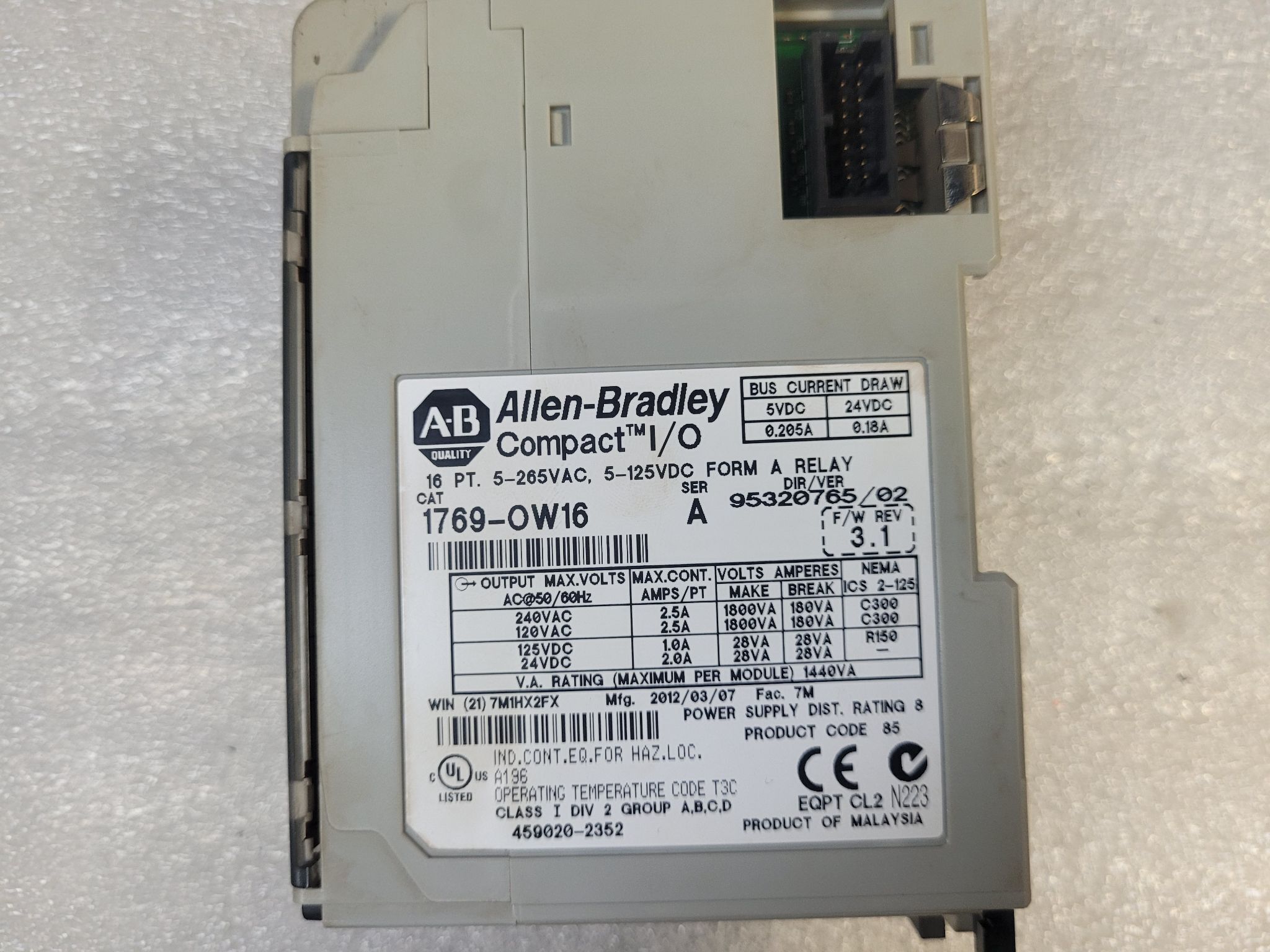ALLEN BRADLEY 1769-OW16 CompactLogix 16-Point Relay Output Module USED 2