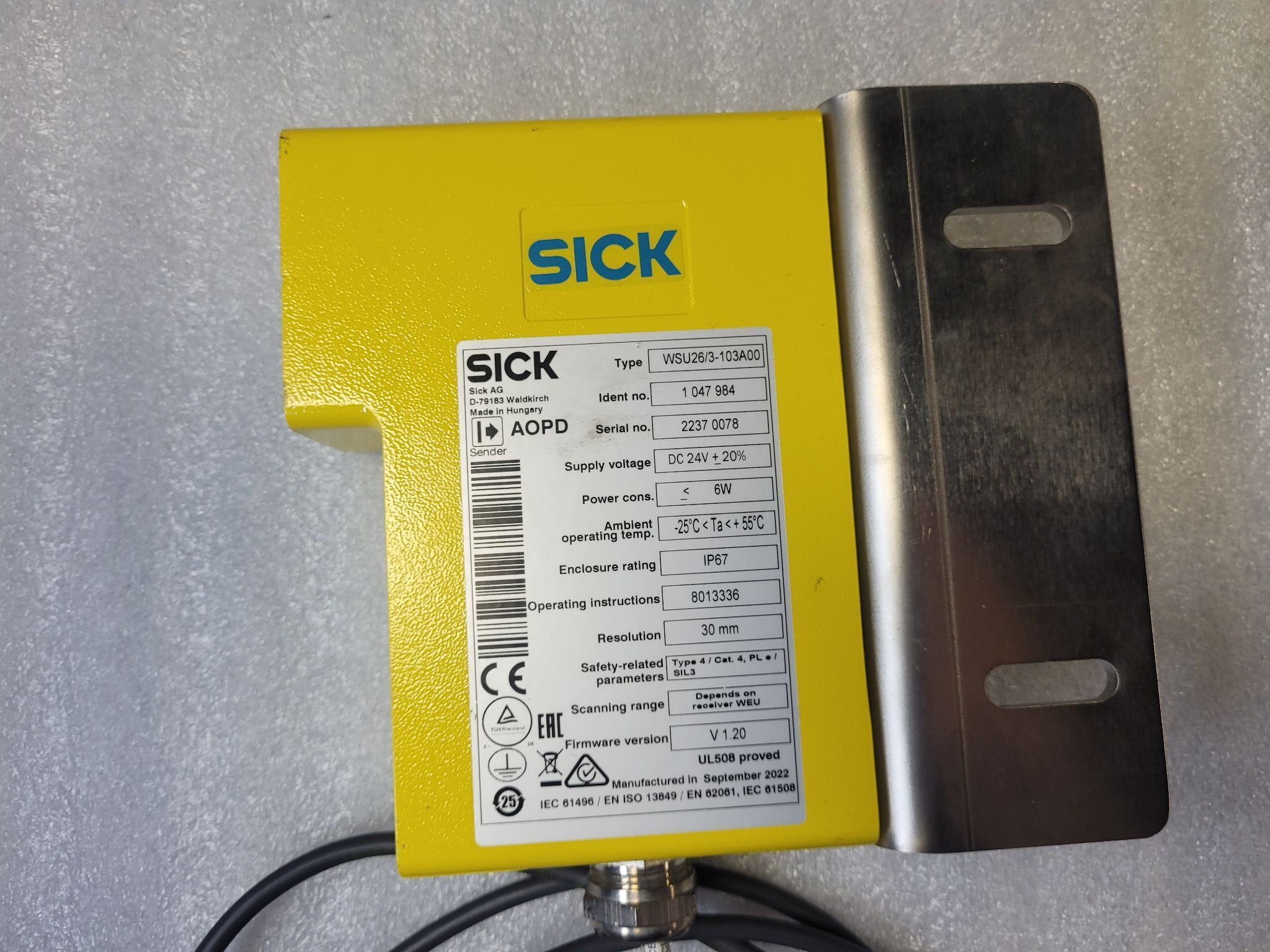 SICK WEU26/3-103A00 LIGHT BEAM SENSOR PAIR USED 1