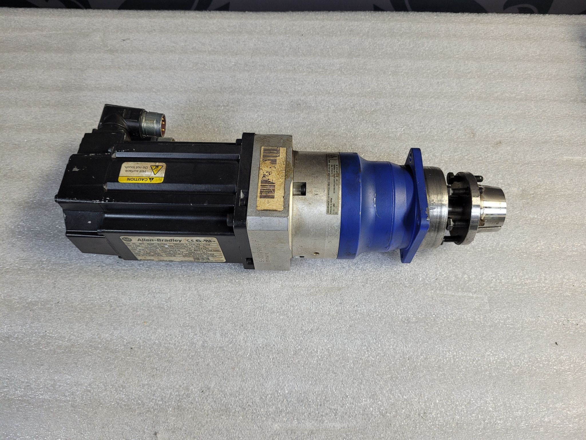 Allen Bradley MPL-B320P-MJ7AA Servo Motor w/ SP-075S-MF2-20-0E1-2S Gearhead USED 0