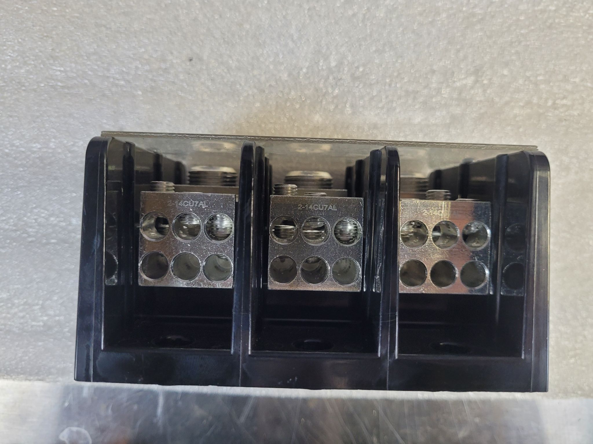 Littelfuse LFD35533 Power Distribution Block 600V 380A 3-Pole USED 1