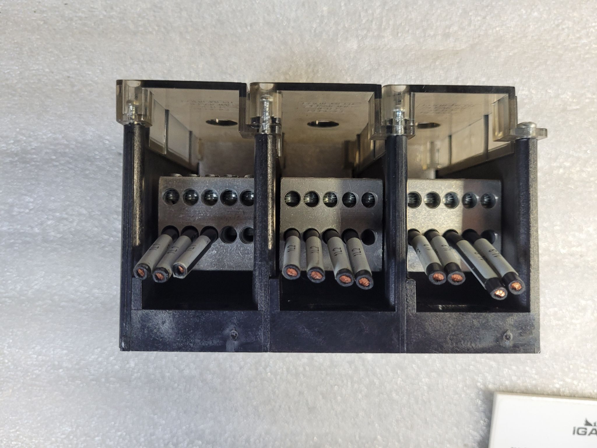 FERRAZ SHAWMUT 67593 Power Distribution Block USED 1