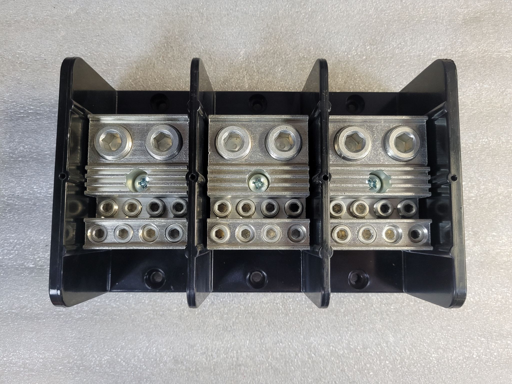 Marathon 1453586 Power Distribution Block 600V 760A 3-Pole USED 0