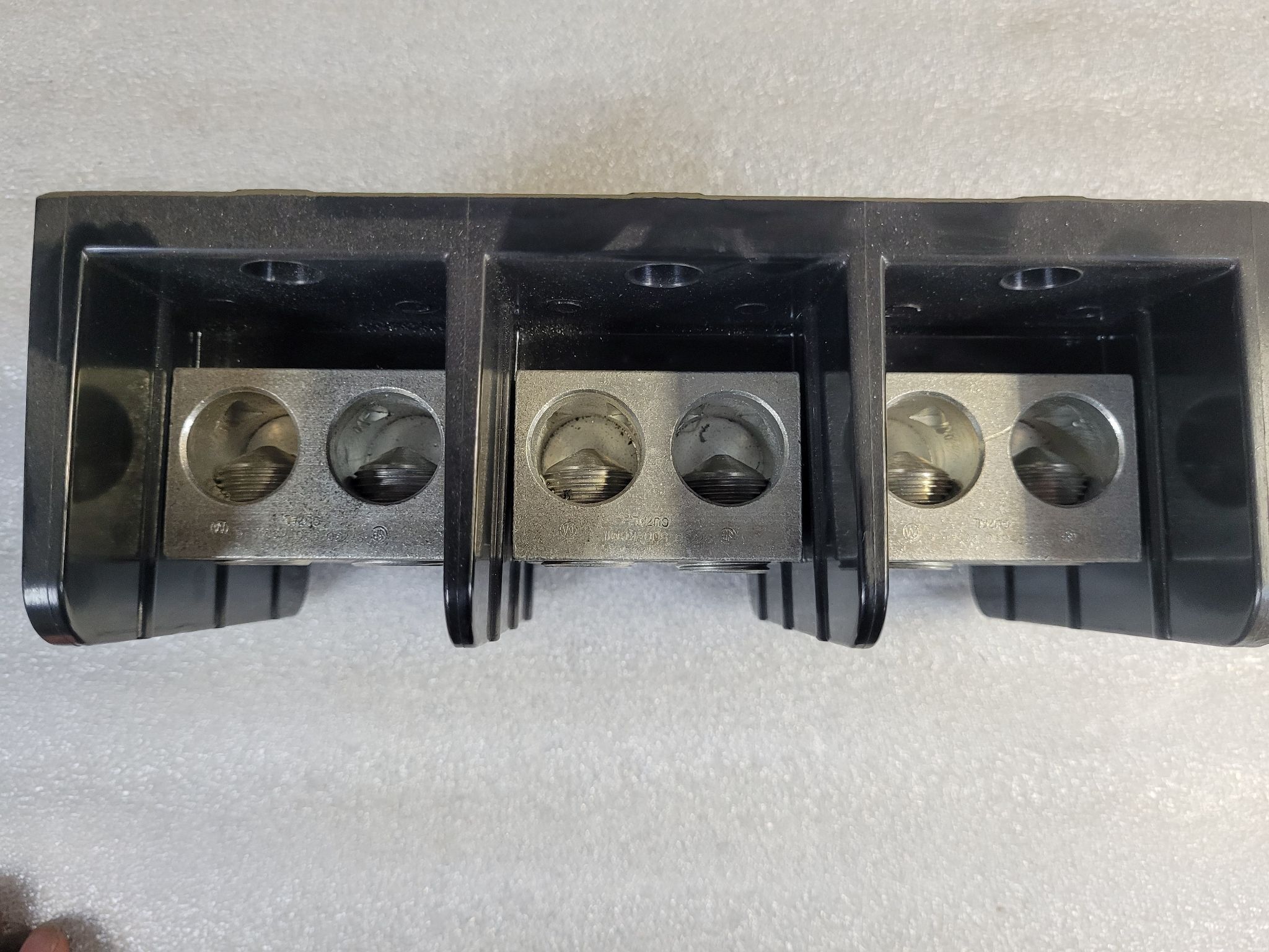 Marathon 1453586 Power Distribution Block 600V 760A 3-Pole USED 1