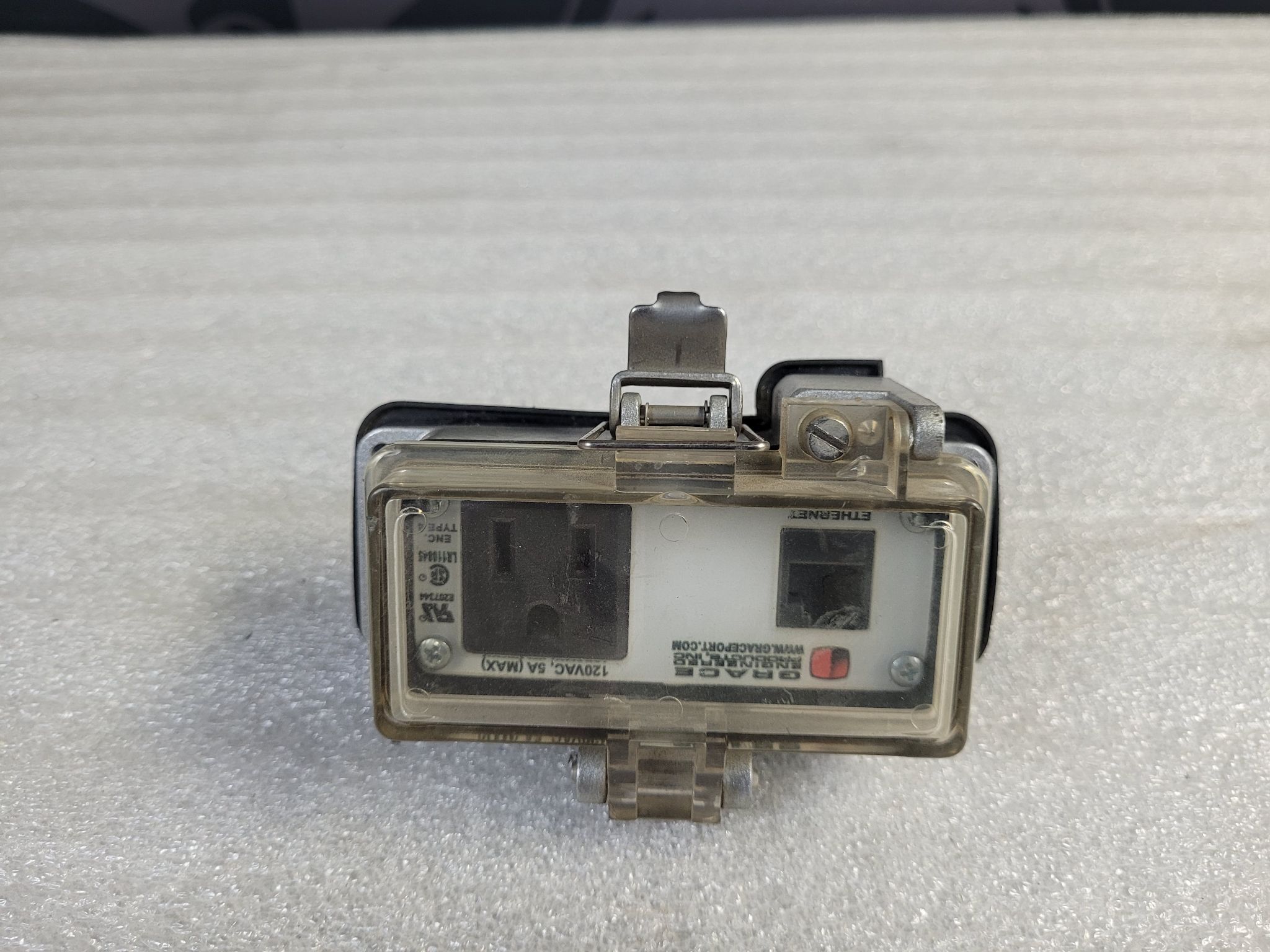 Grace Engineered Products P-R2-F3R0 Ethernet Interface Connector Port USED 2