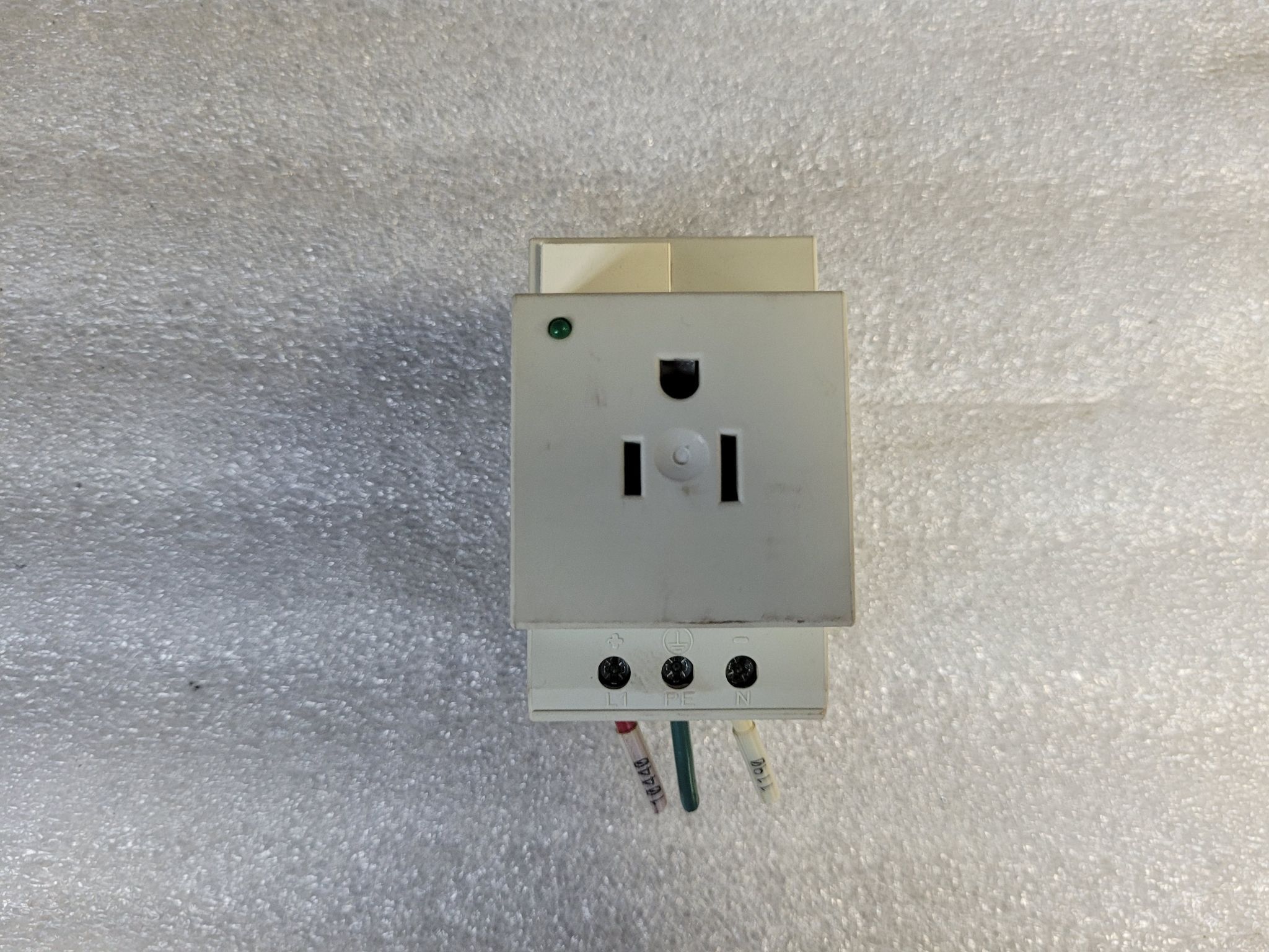 Phoenix Contact SD-US/SC/LA/GY DIN Rail Duplex Receptacle 125V 15A USED 0