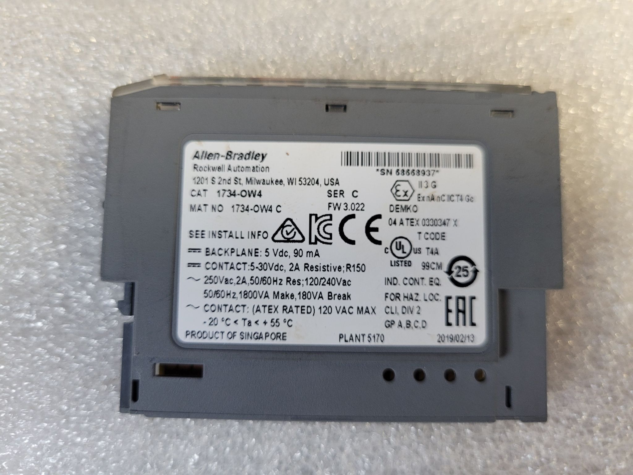 ALLEN BRADLEY 1734-OW4 Point I/O Digital Contact Output Module USED 2