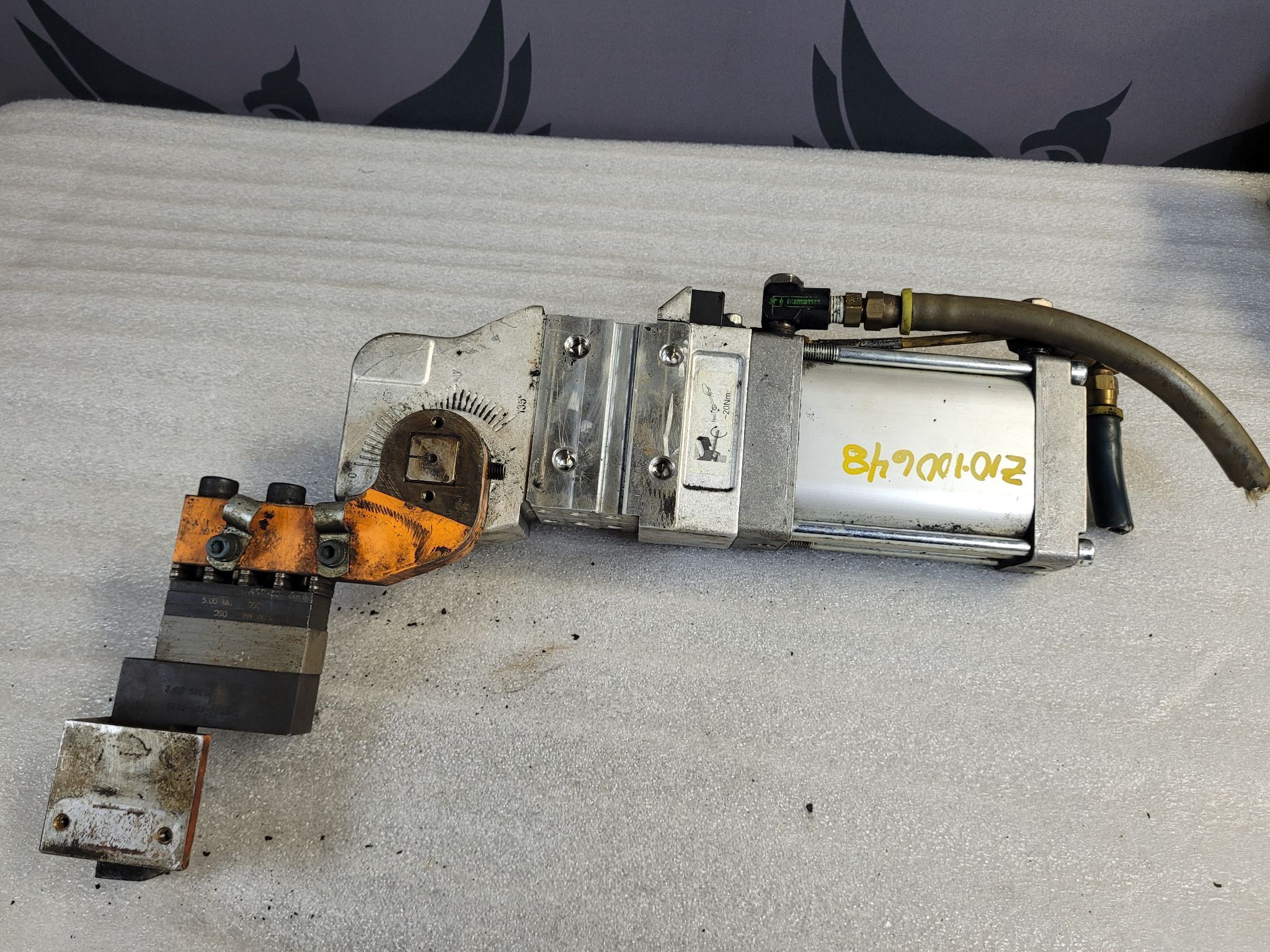 DESTACO 82M-3ND0006NL8-1 Pneumatic Power Clamp USED 0
