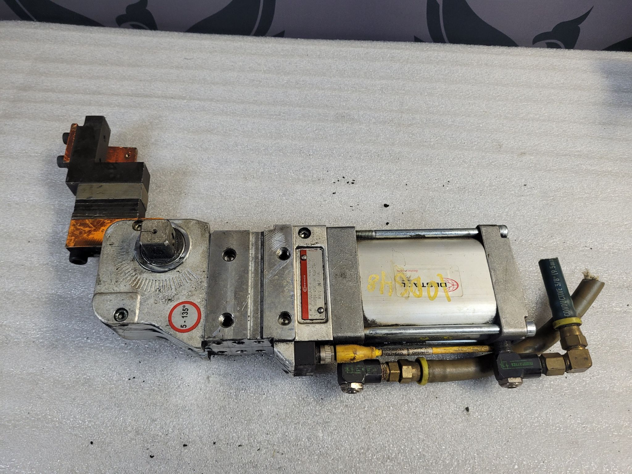 DESTACO 82M-3ND0006NL8-1 Pneumatic Power Clamp USED 1