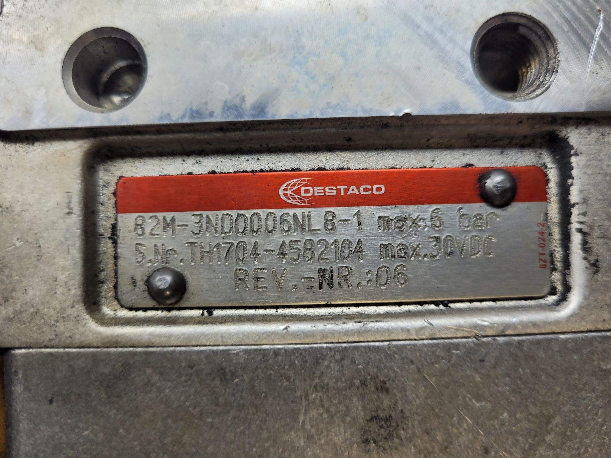 DESTACO 82M-3ND0006NL8-1 Pneumatic Power Clamp USED 2