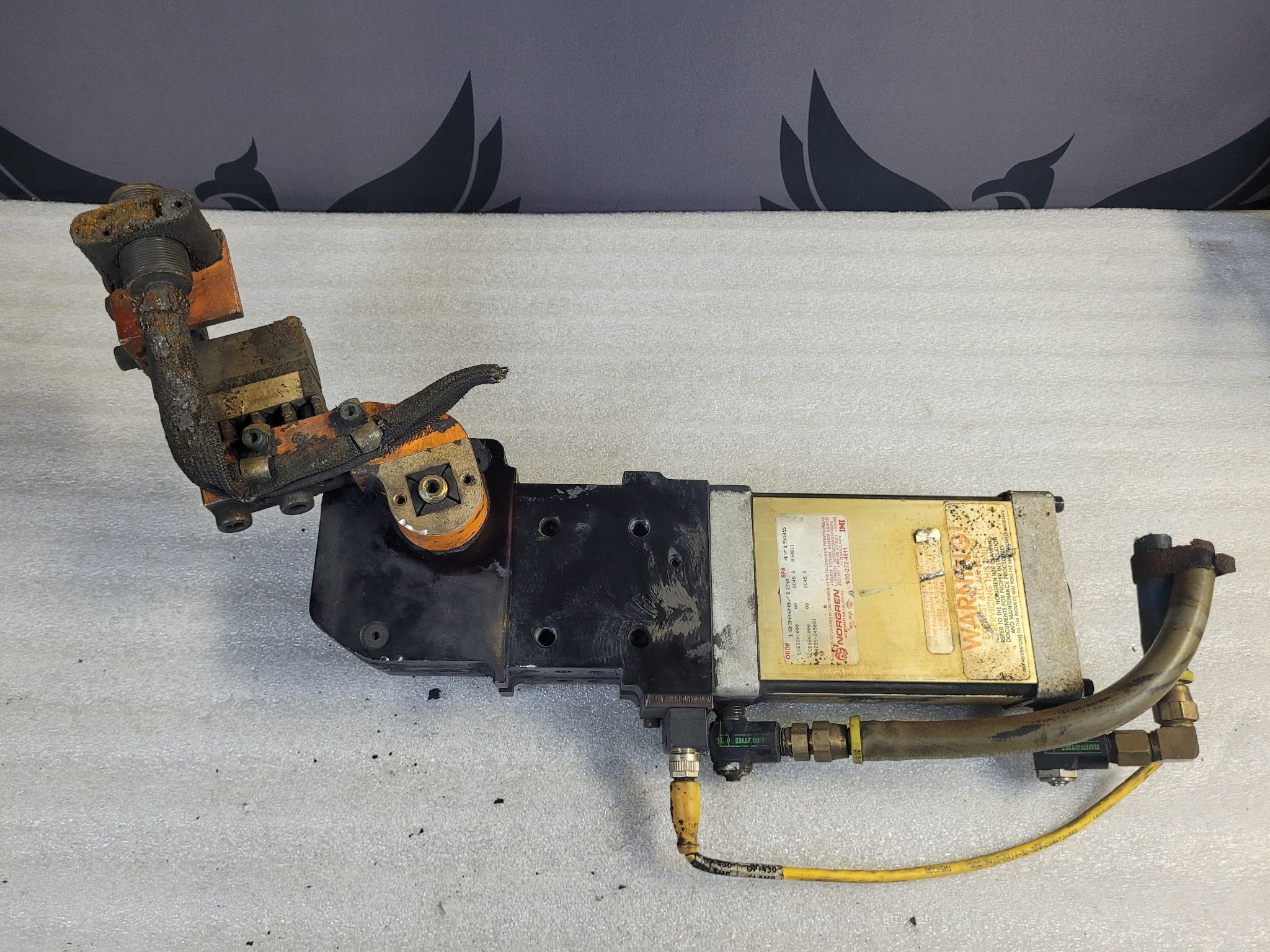 Norgren 193008/120 Pneumatic Power Clamp USED 1