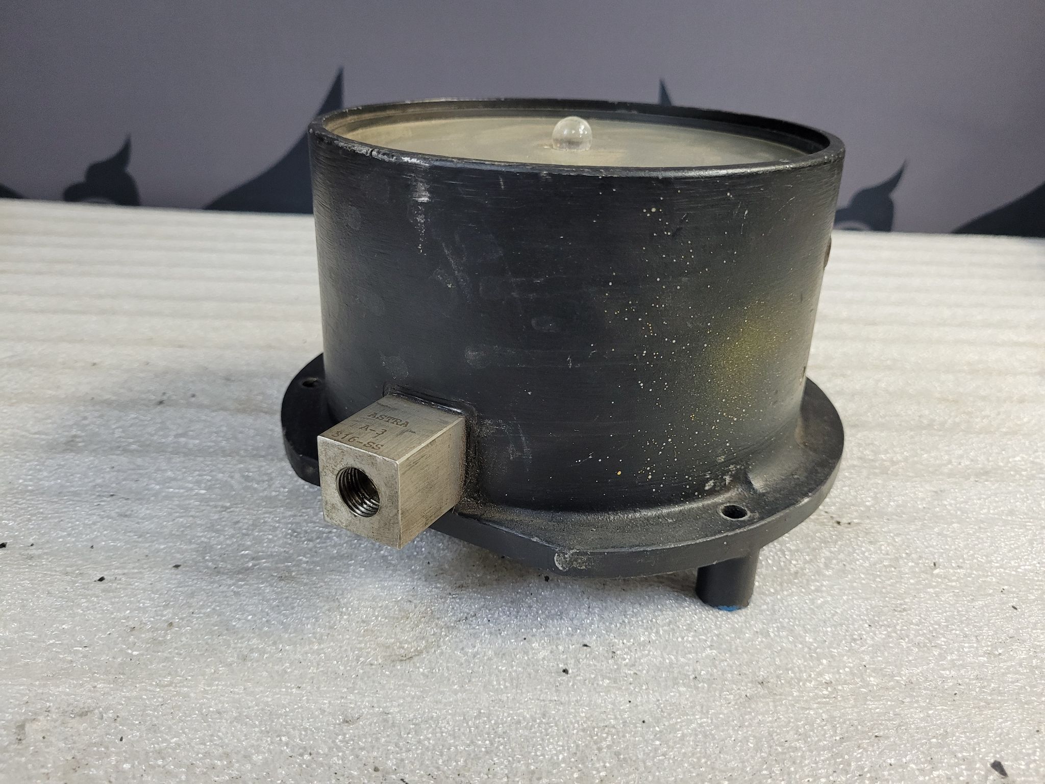 ASTRAGAUGE ASTRA-A-3-316-SS High Pressure Gauge 100000 PSI USED 1