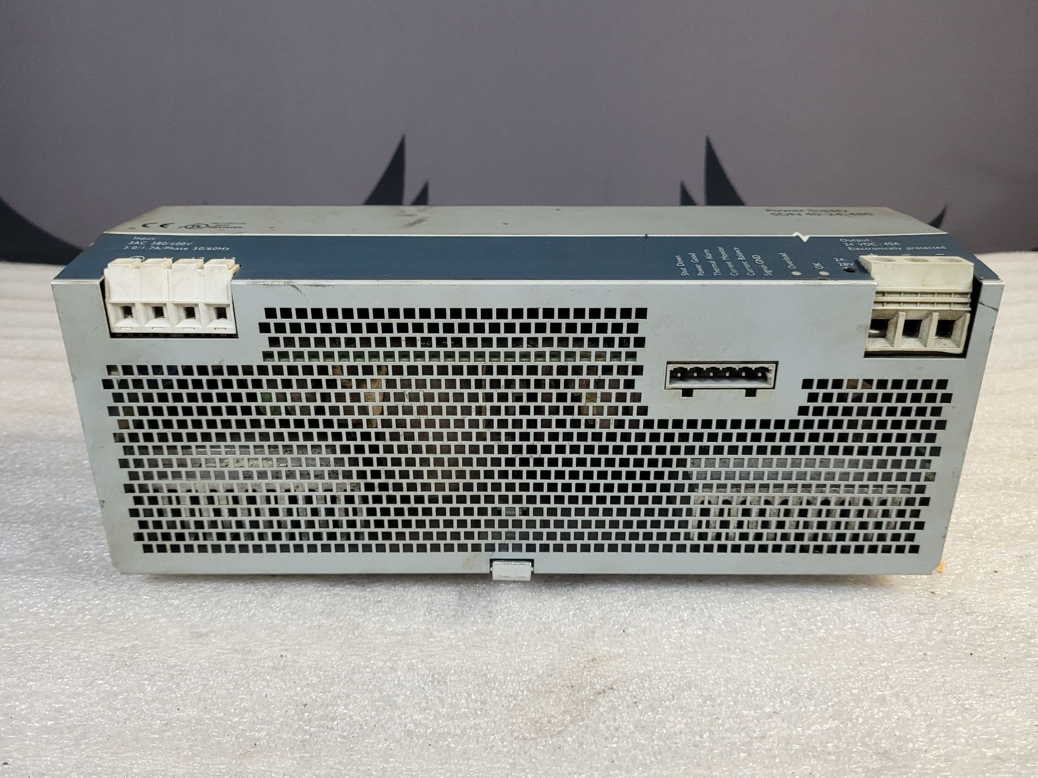 SOLA SDN 40-24-480 24VDC 40A DIN Rail Power Supply USED 1