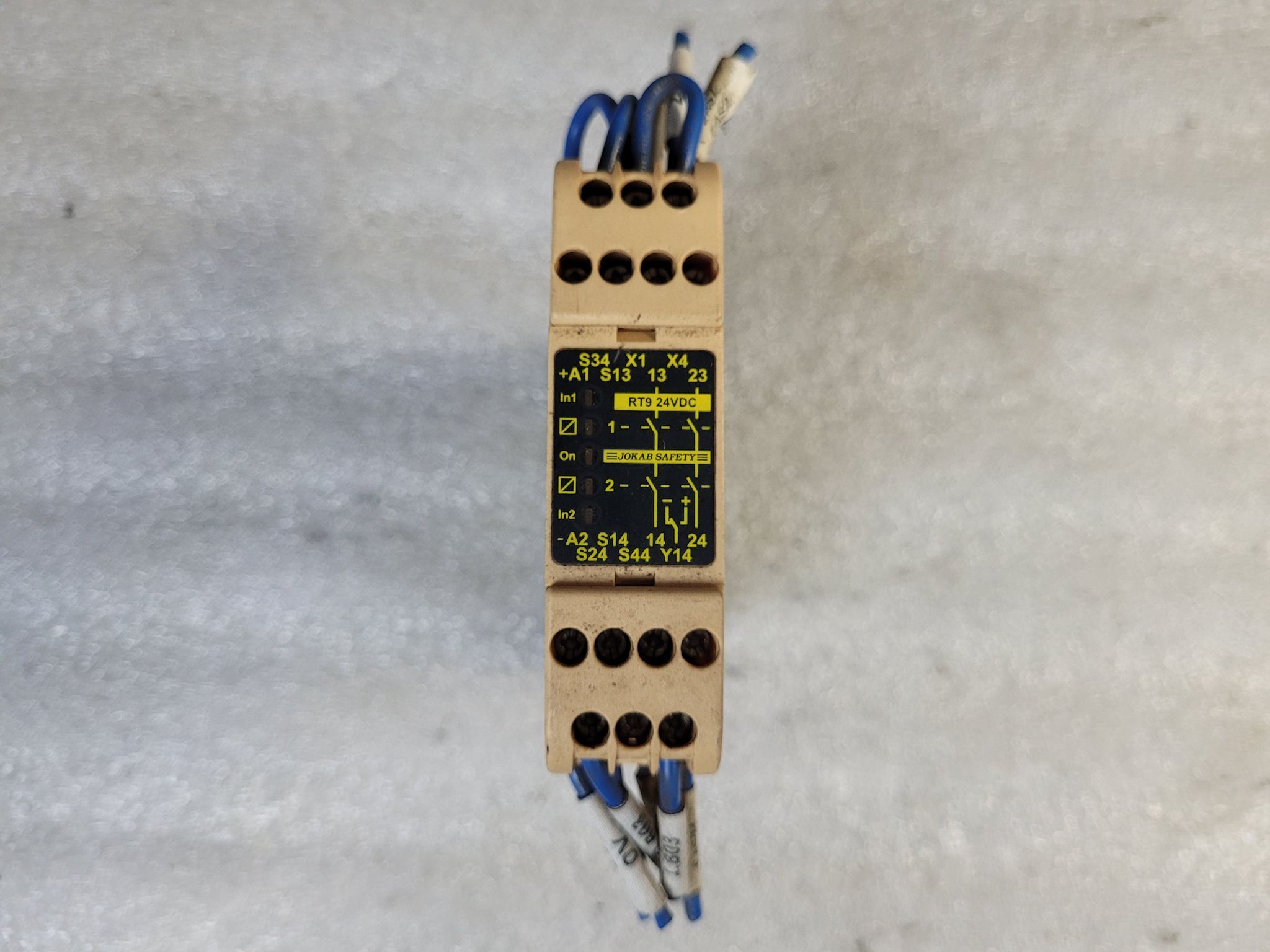 JOKAB SAFETY RT9 Safety Relay 24VDC USED 1