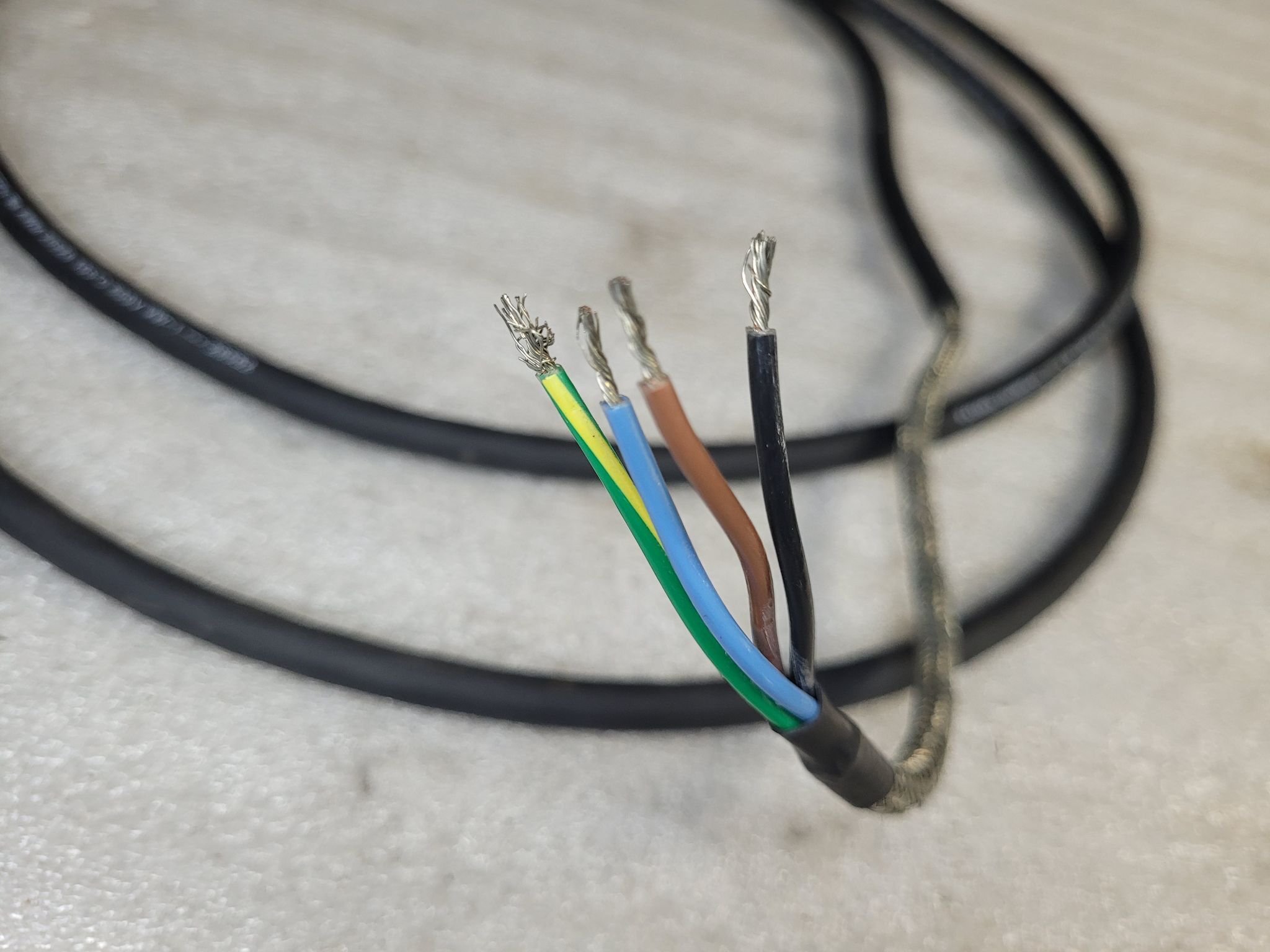 ALLEN BRADLEY 2090-XXNPMP-16S09 Drive Cable Assembly 10FT USED 3
