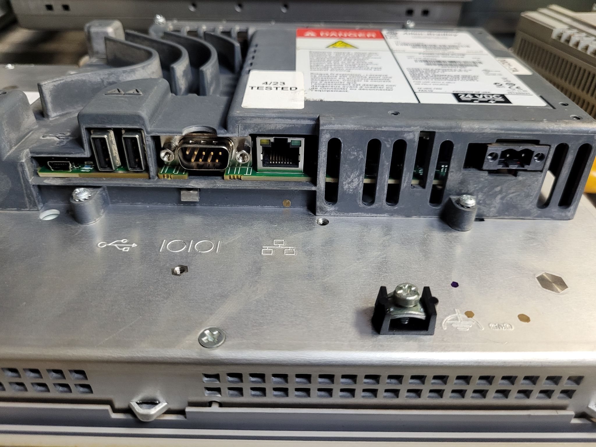 ALLEN BRADLEY PanelView Plus 1000 W/ 2711P-RP8D Logic Module USED 4