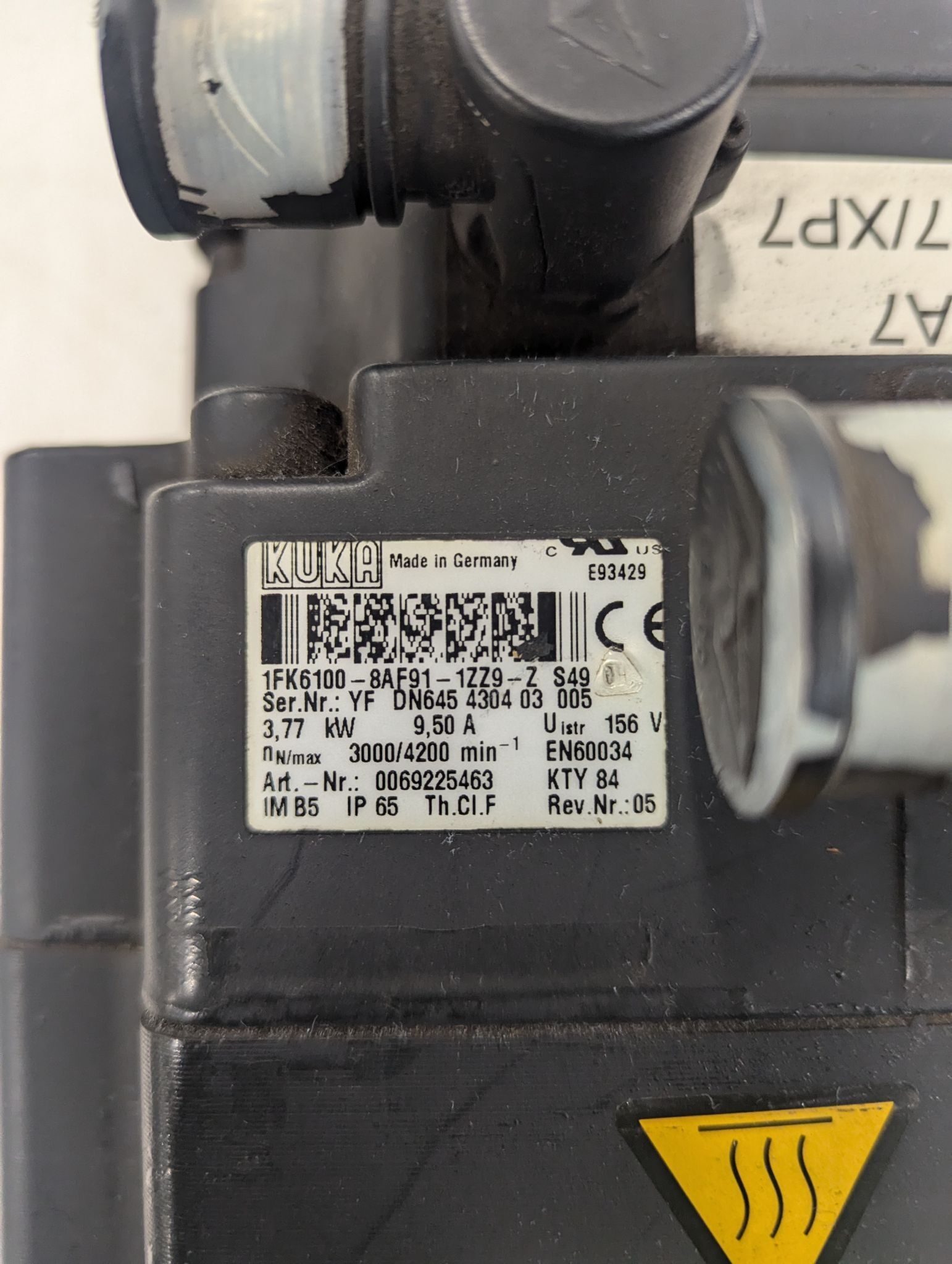 KUKA 1FK6100-8AF91-1ZZ9-Z S49 SERVO MOTOR USED 2