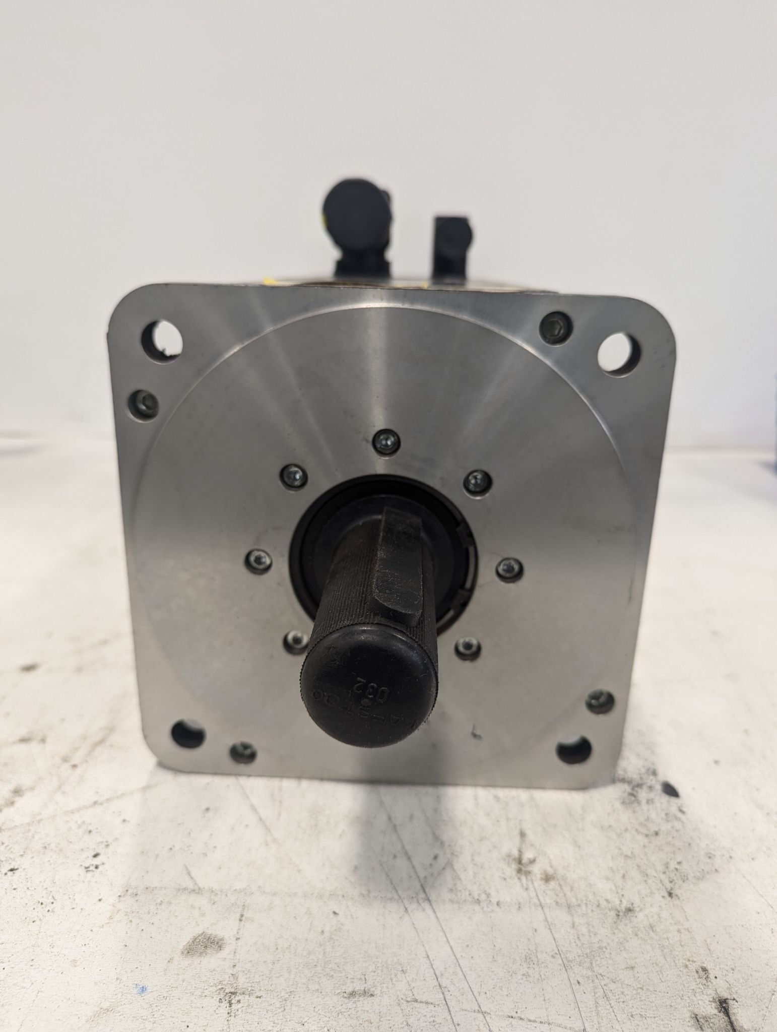 KUKA KK67Y-YYYY-050 SERVO MOTOR USED 2