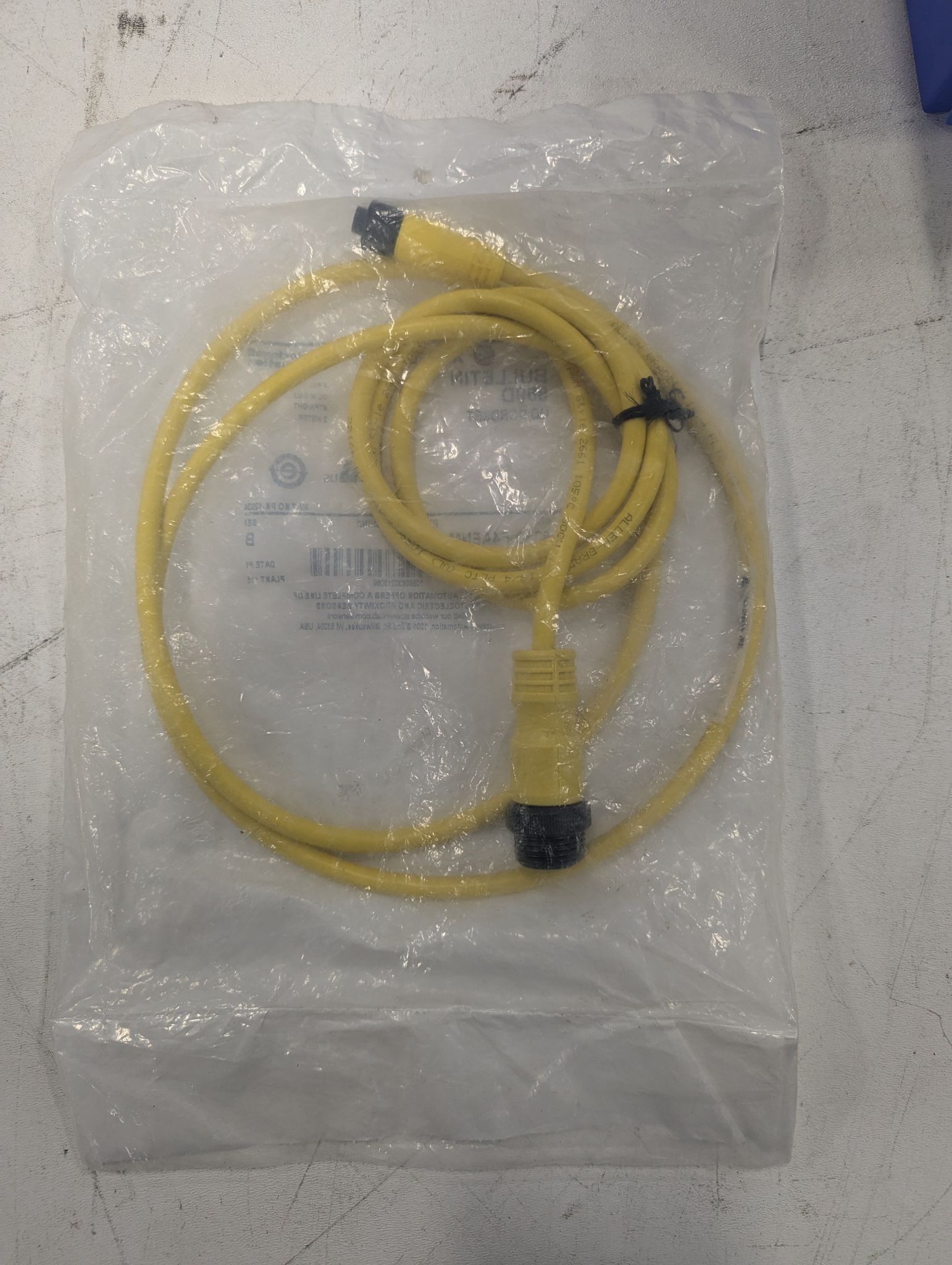 ALLEN BRADLEY CABLE 889D-F4AENM-2 NEW 1