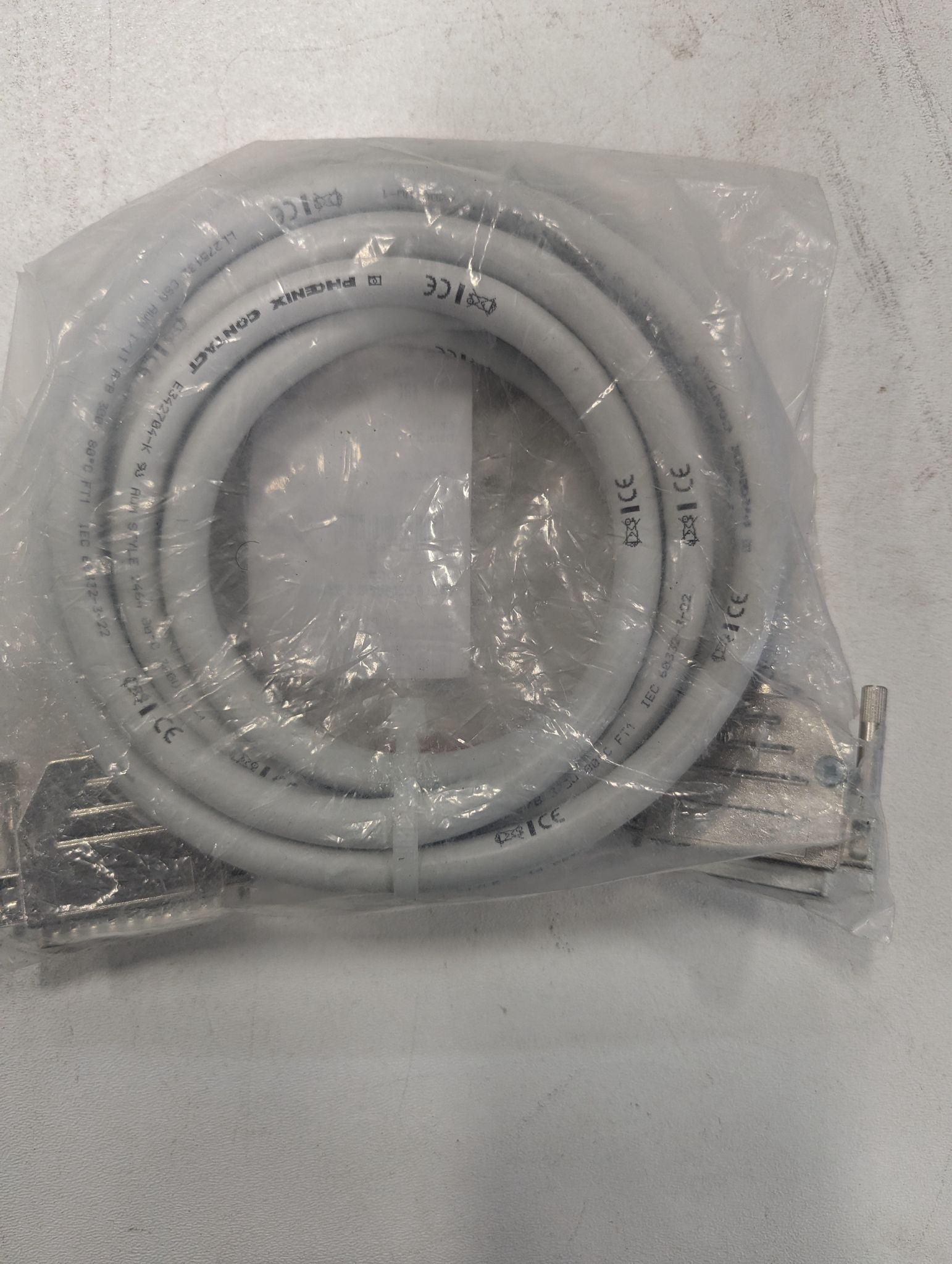 PHOENIX CONTACT D25SUB/B/S/300/KONFEK/S NEW 1