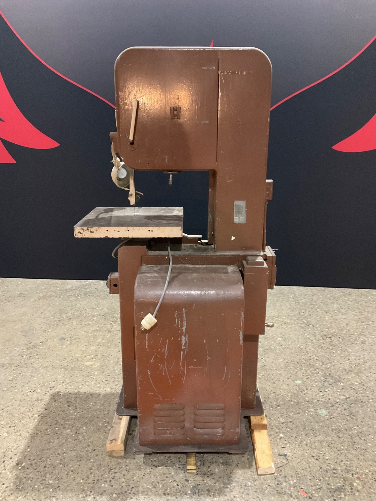 DOALL CONTOUR VERTICAL BANDSAW W/ JOB SELECTOR USED 7