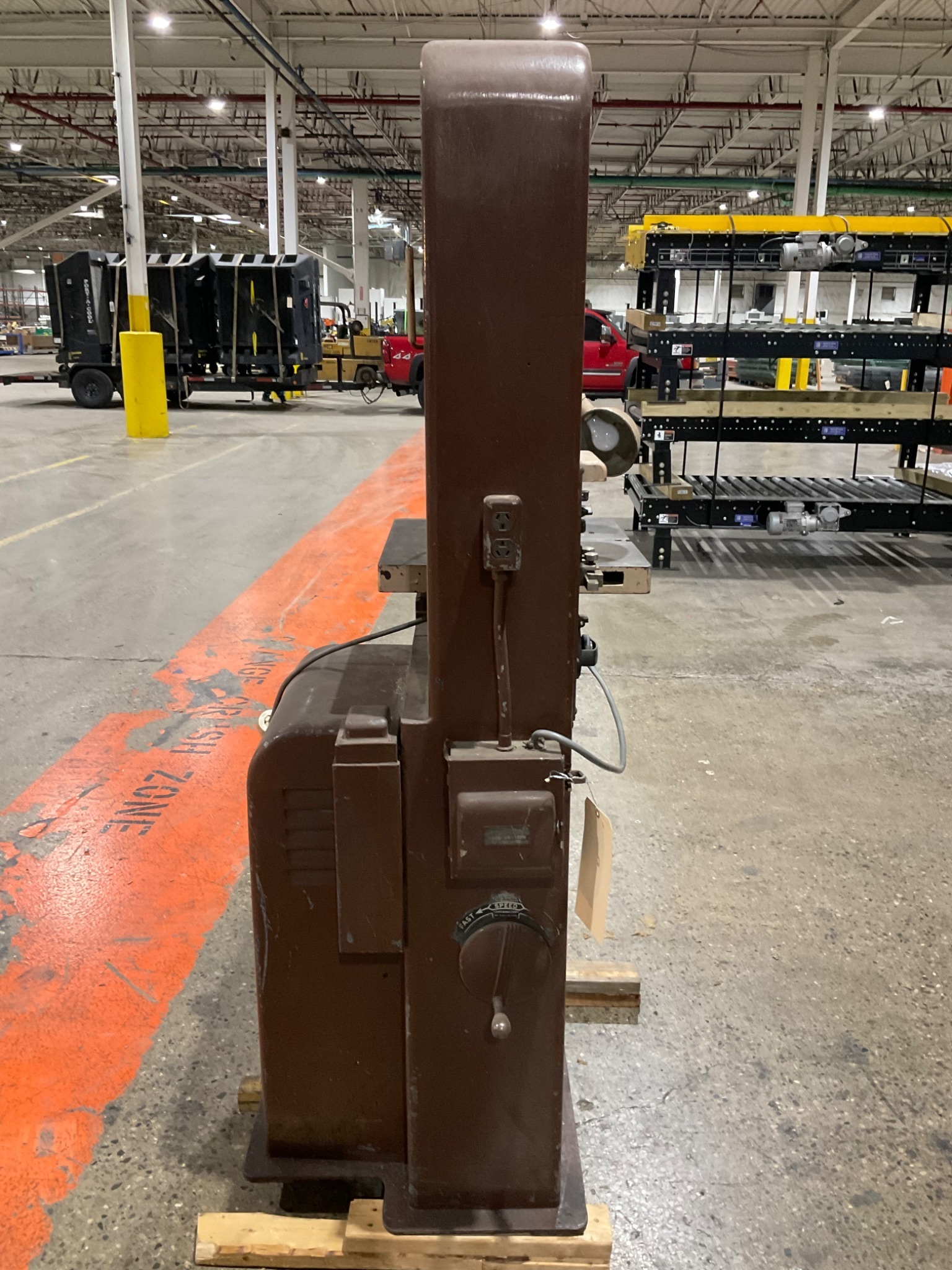 DOALL CONTOUR VERTICAL BANDSAW W/ JOB SELECTOR USED 8