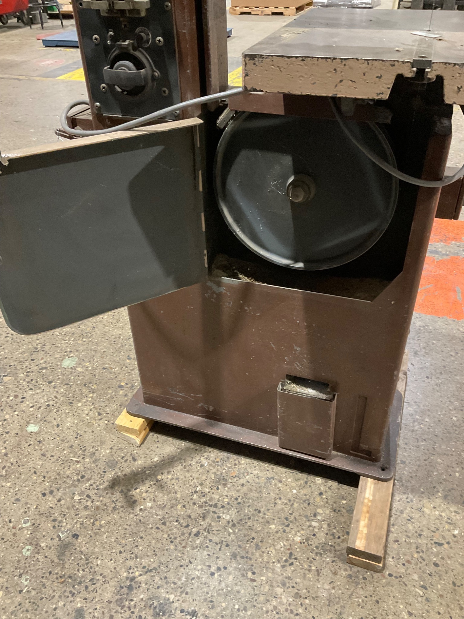 DOALL CONTOUR VERTICAL BANDSAW W/ JOB SELECTOR USED 3