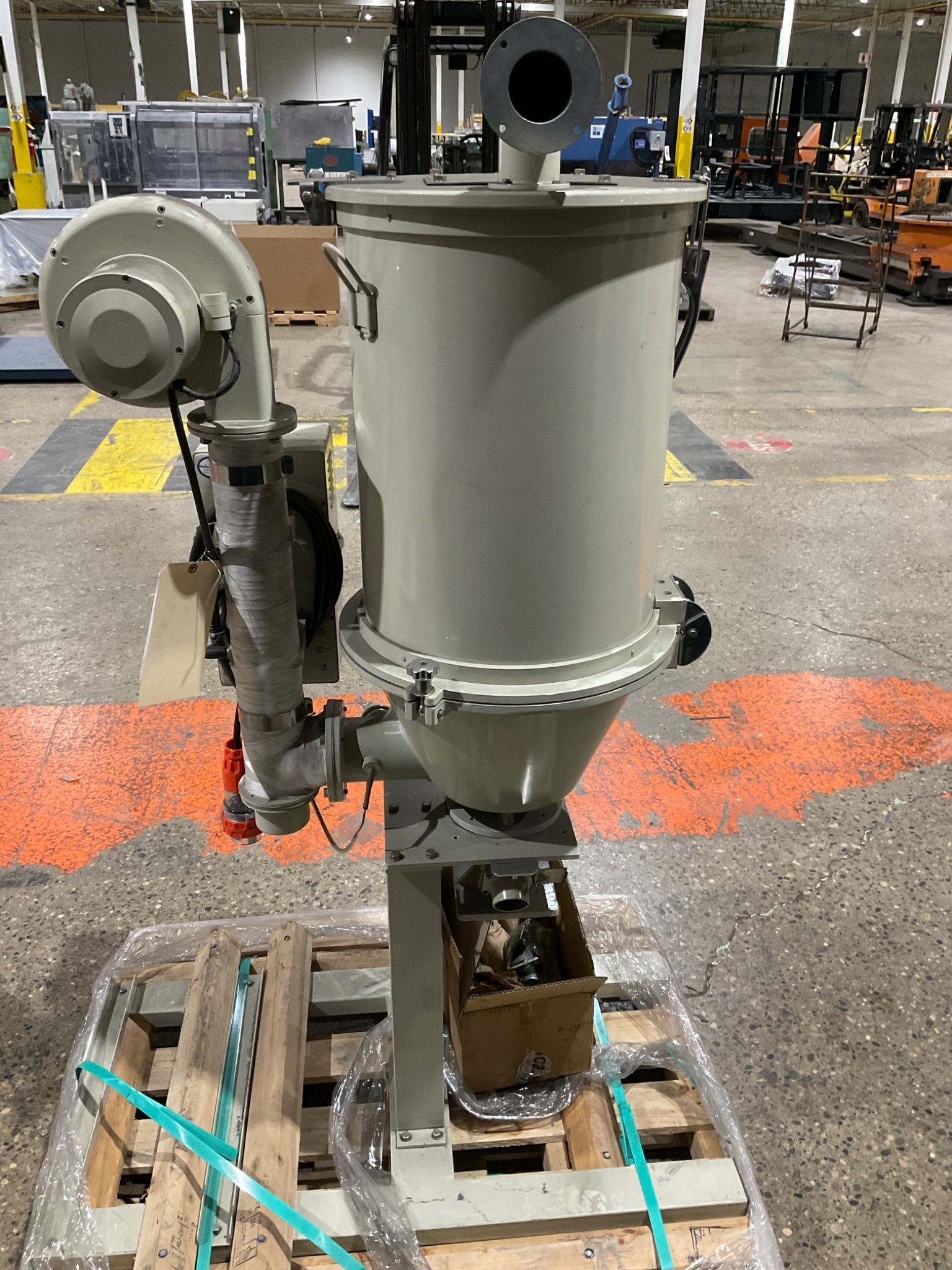 YANN BANG HD-T-50-3L001 AIR DRYER USED 4