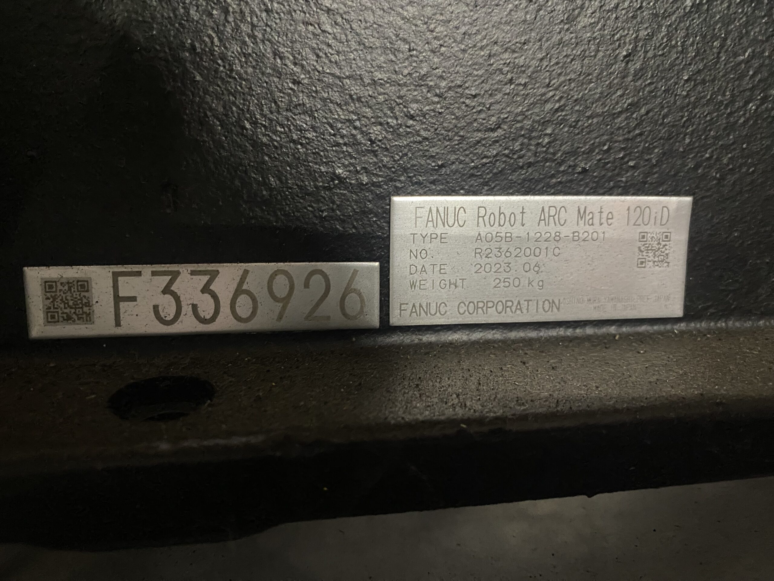 FANUC - ArcMate 120iD w/ R-30iB PLUS Controls and Spot Tool+ NEW 5