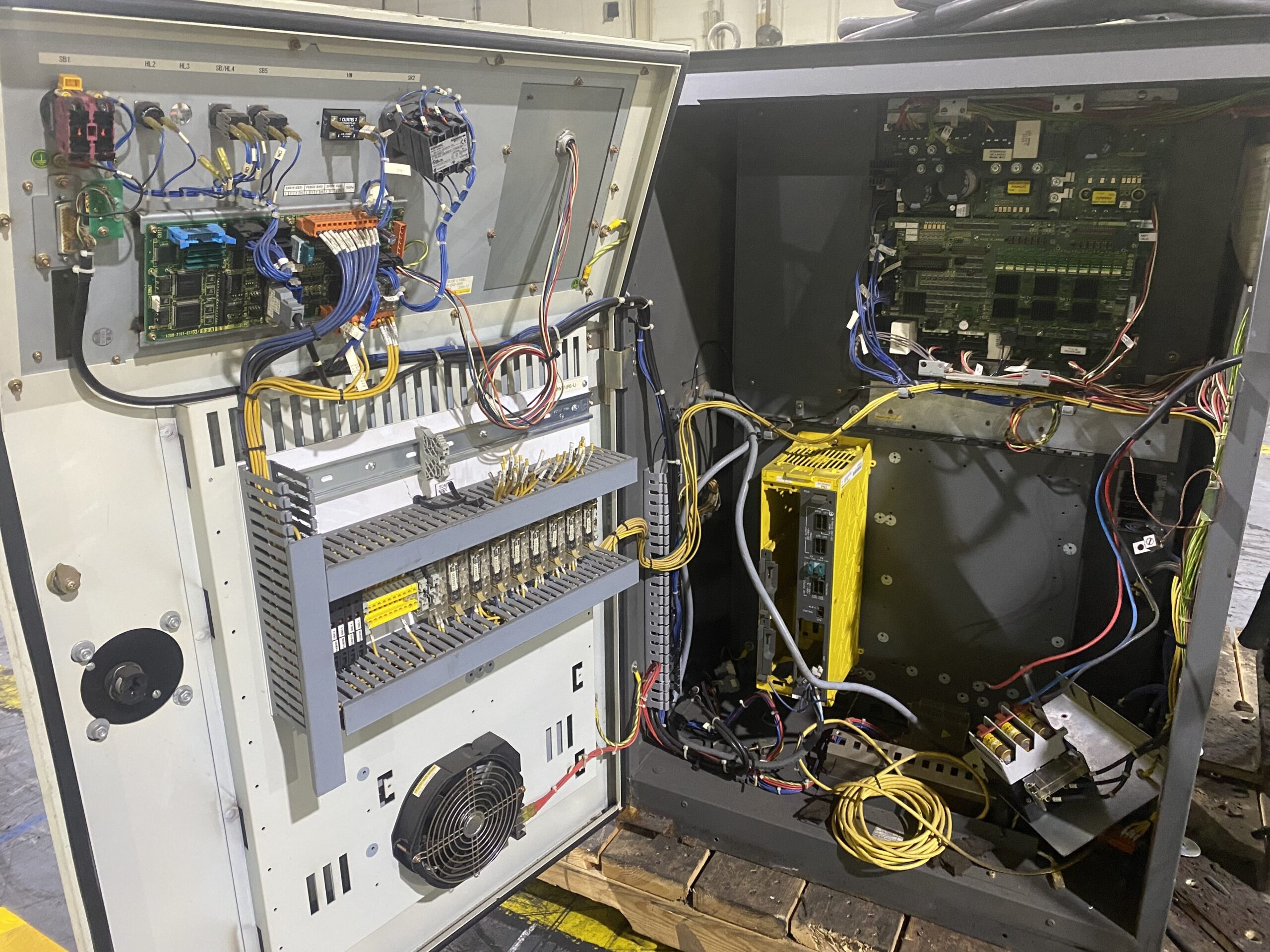 FANUC - ArcMate 100iBe w/ R-J3iC Controls PARTS ONLY 4