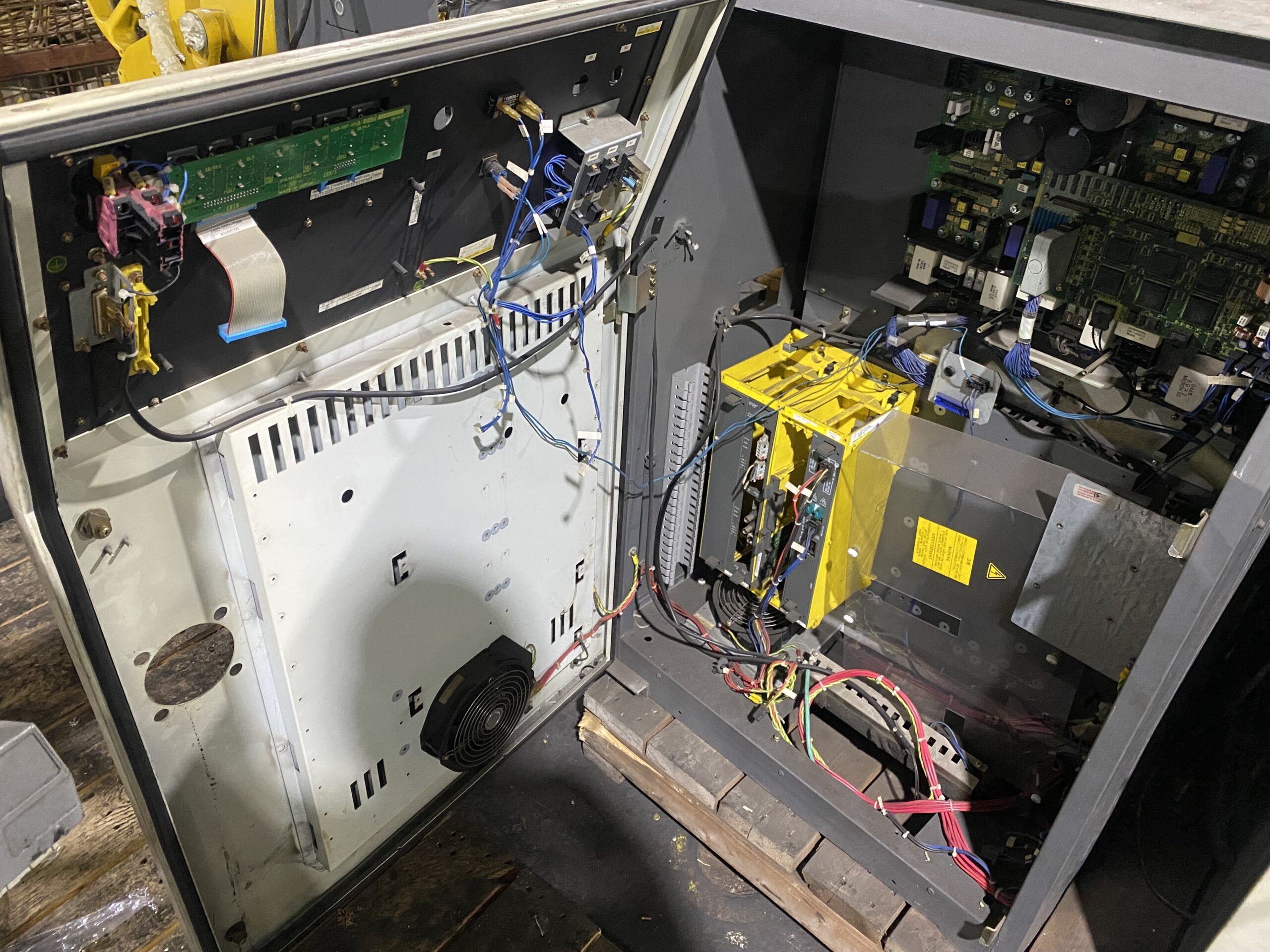 FANUC - R-J3iB PARTS ONLY 1